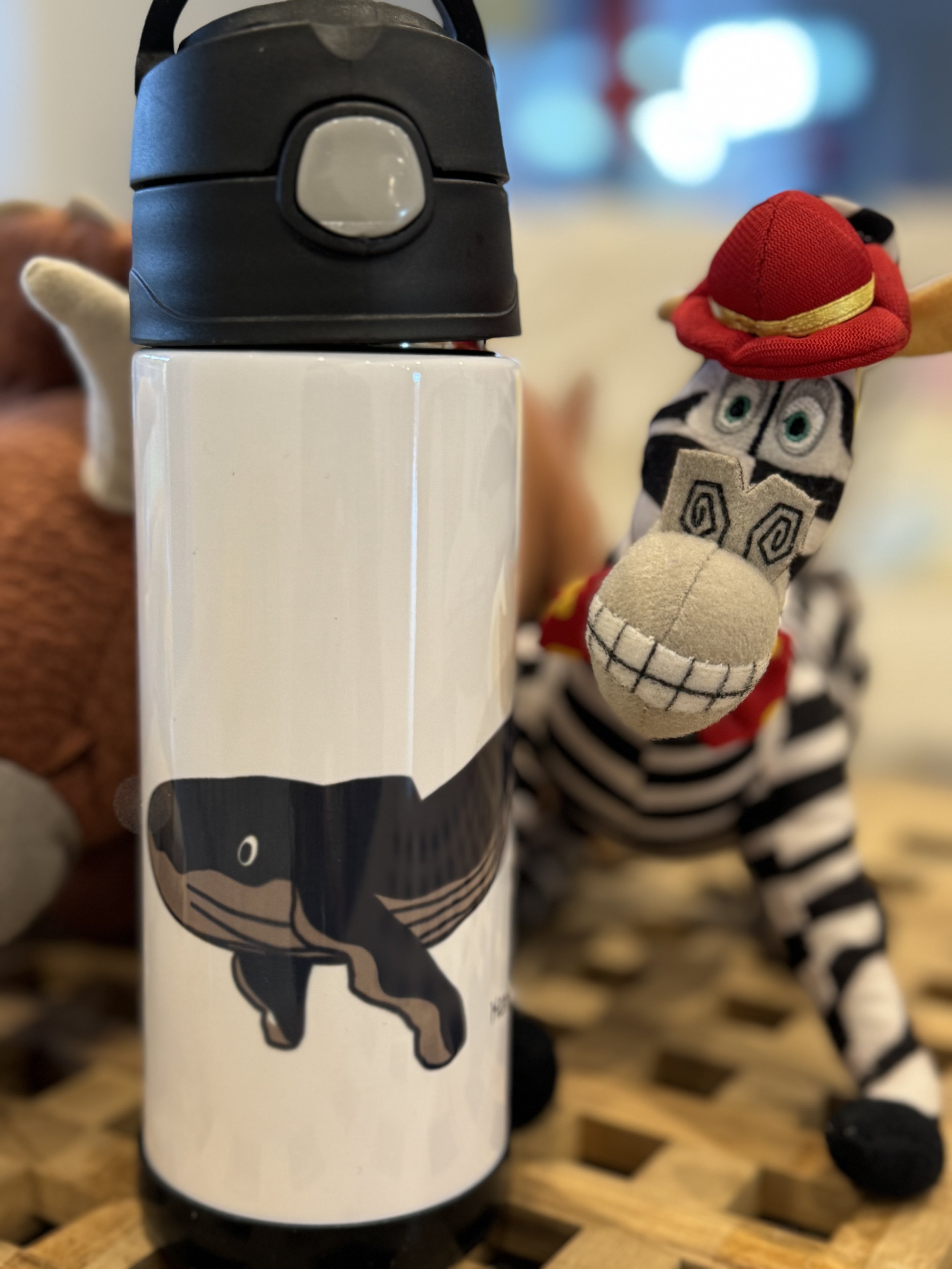 Dive Deep with Hanjun's Whale Tumbler!