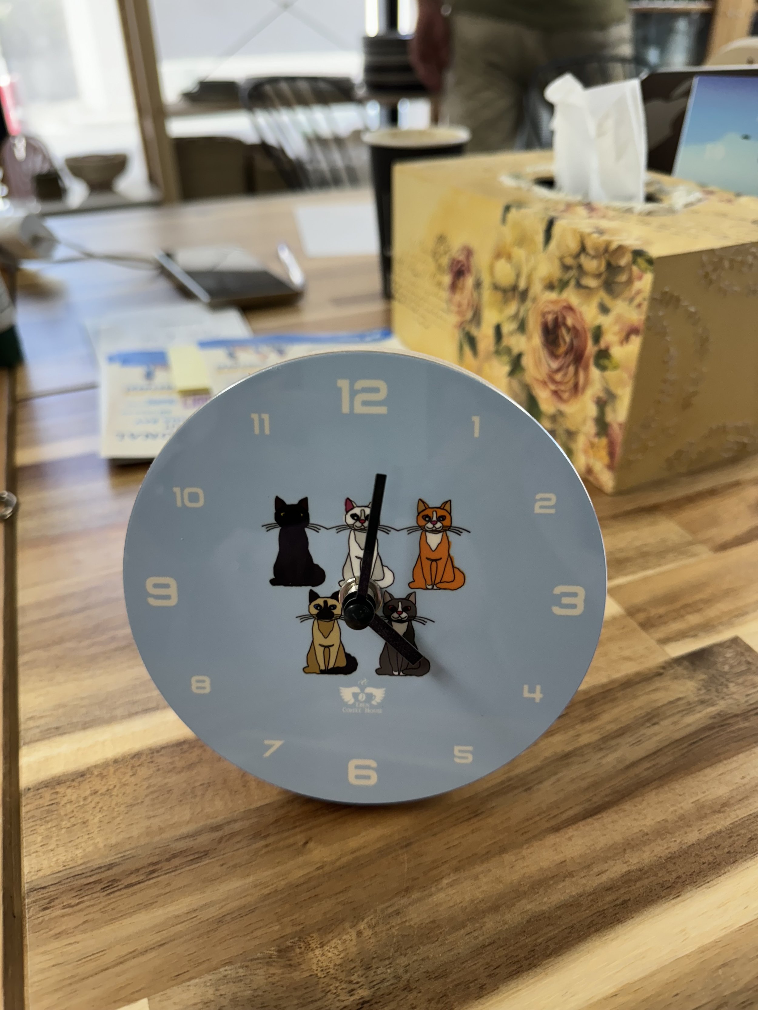 Cats by Hanjun, Clock
