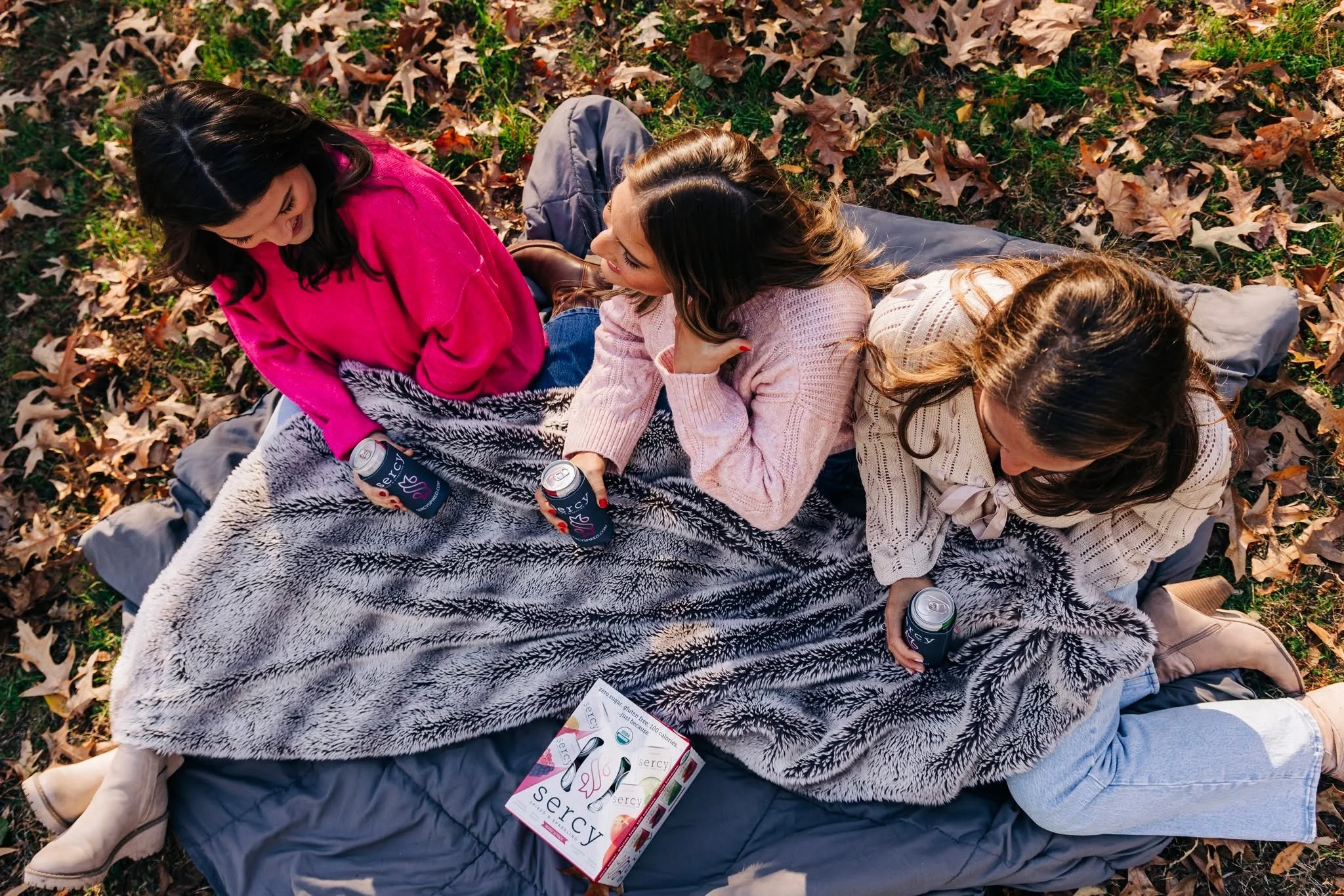 Cozy moments, crisp bubbles, all the flavor, none of the sugar. 🥂🍁 #ZeroSugar