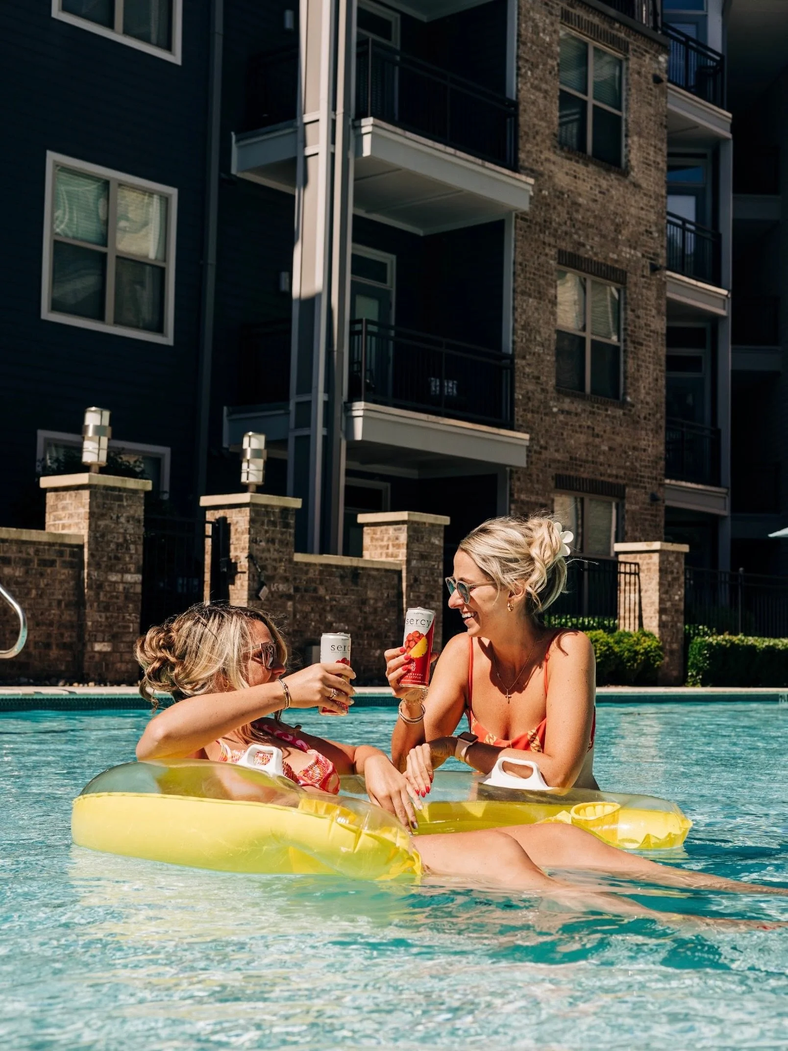 The weekend is here and this is exactly how it starts #SERCYSUMMER #sercy #weekendvibes #poolday