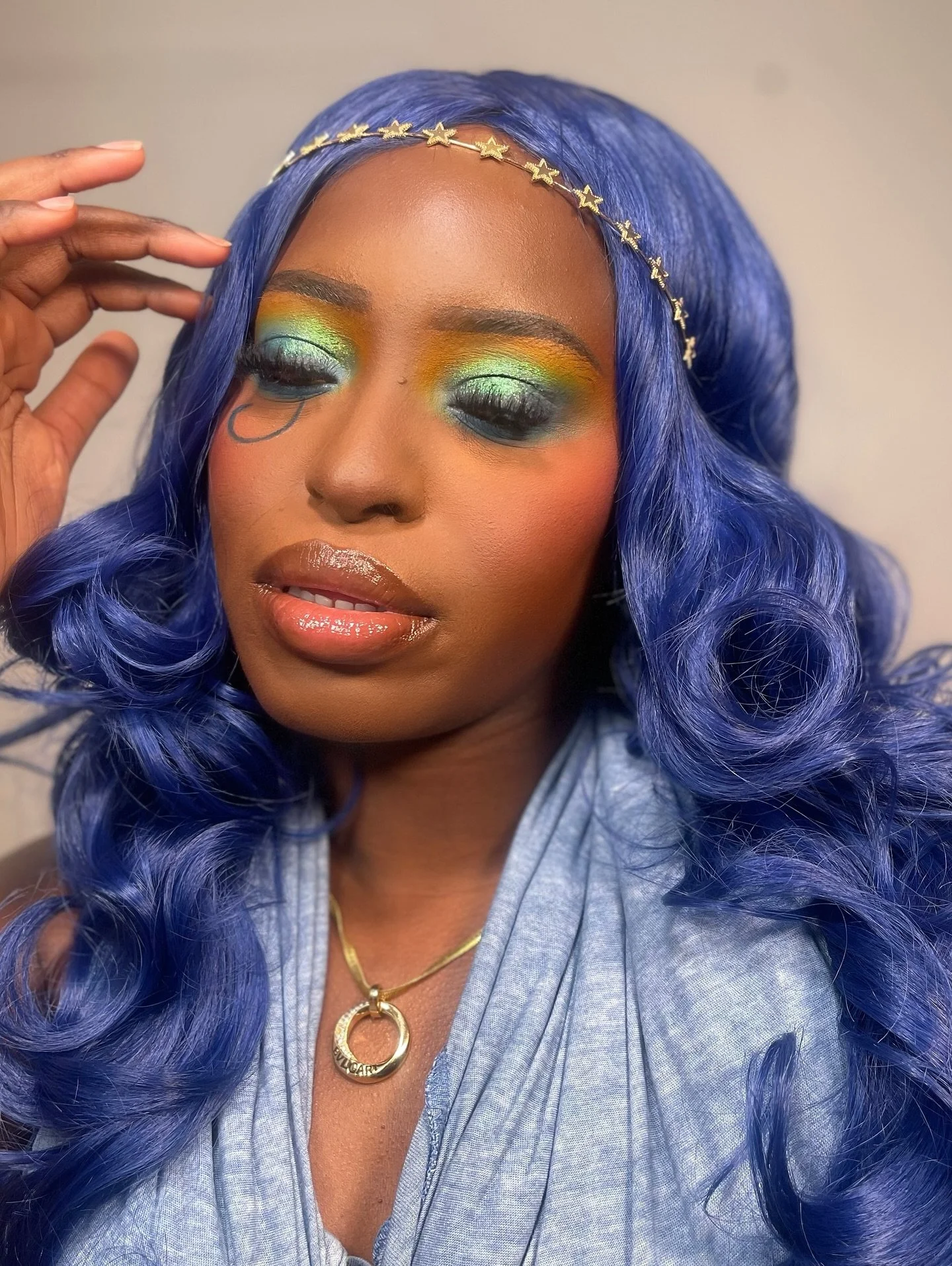 Hi, I&rsquo;m Cleo De Nile from @monsterhigh 💙 I got to work with incredible creators on this project. Check out our video and let me know what you think 🥶

Products used:

@plouise_makeup_academy paints 
@nyxcosmetics_uk brow glue 
@bperfectcosmet