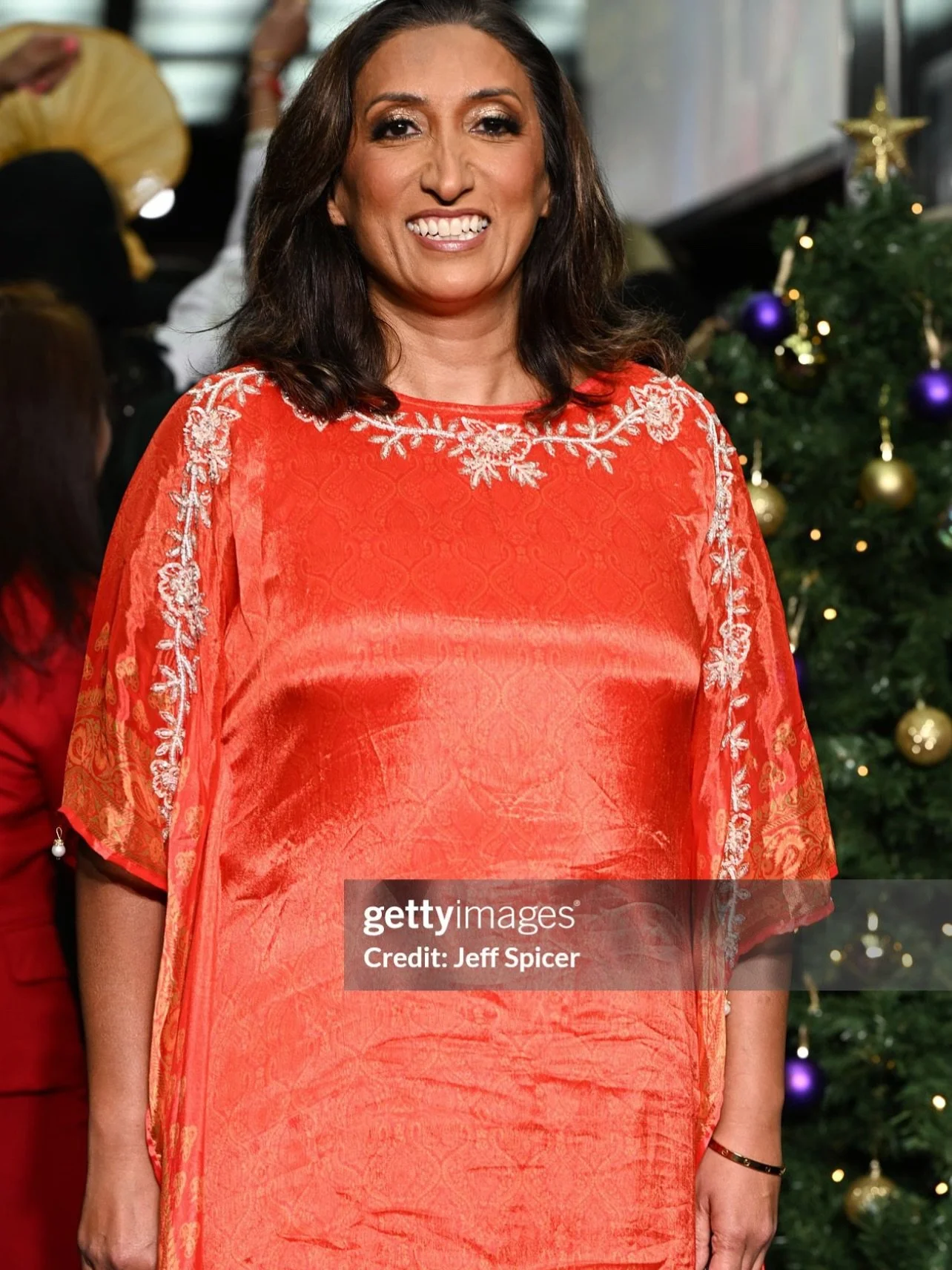 Glammed @theshaziamirza for @gurinder.chadha new film @christmaskarmamovie 💕 

If you are looking to book an appointment, use the link in the bio. You can also email me:  krysluxebeauty@gmail.com or DM &ldquo; BOOK &ldquo;

_________________________