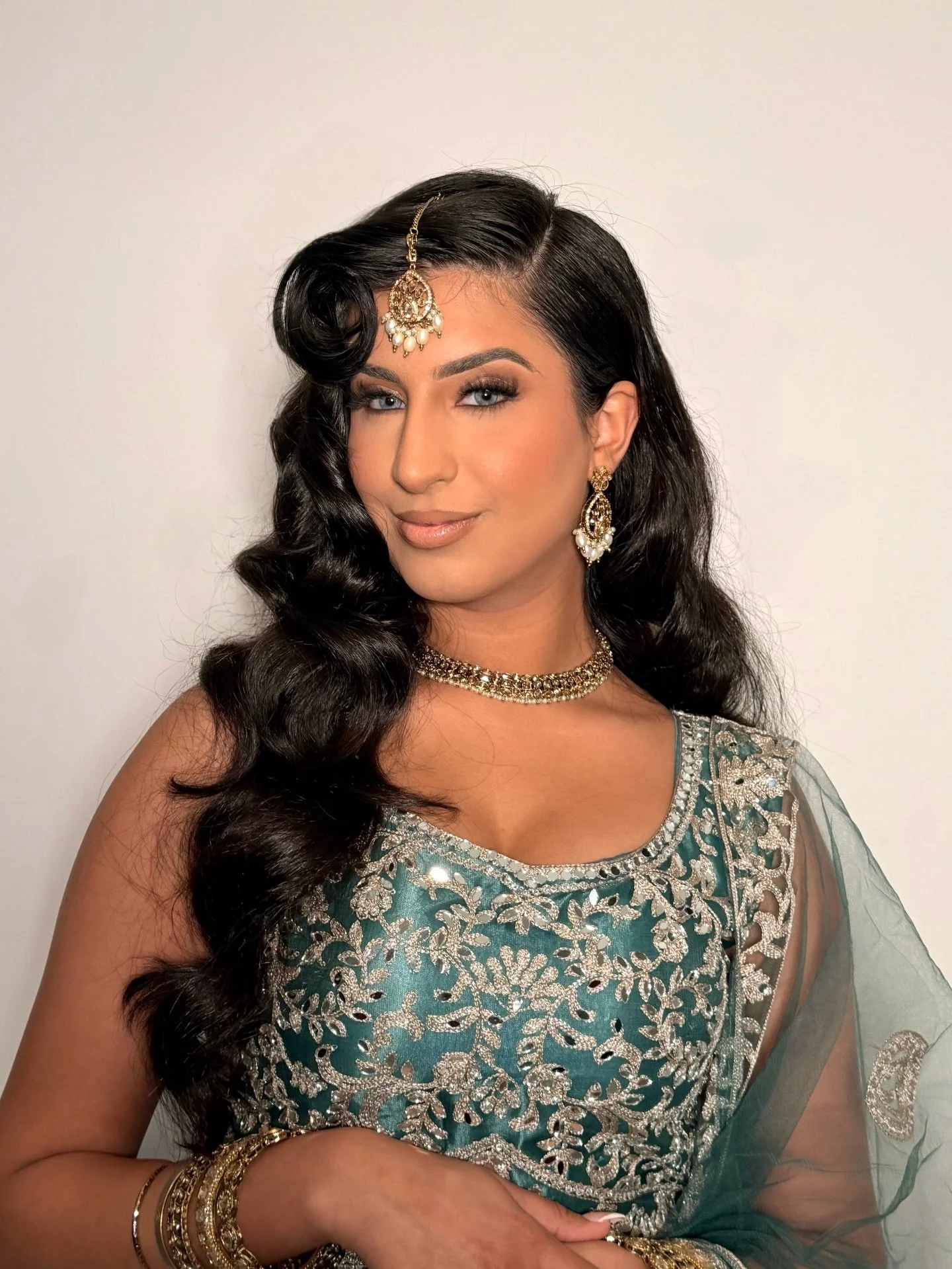 Soft bridal glam with radiant skin and a flawless finish 🤍 I always love enhancing your features whilst keeping the look timeless. 

Hair : @hairbysunmisola_ 

2026 brides, DM &ldquo;BRIDE&rdquo; for availability 

#asianbridal #asianbridalmakeup #n