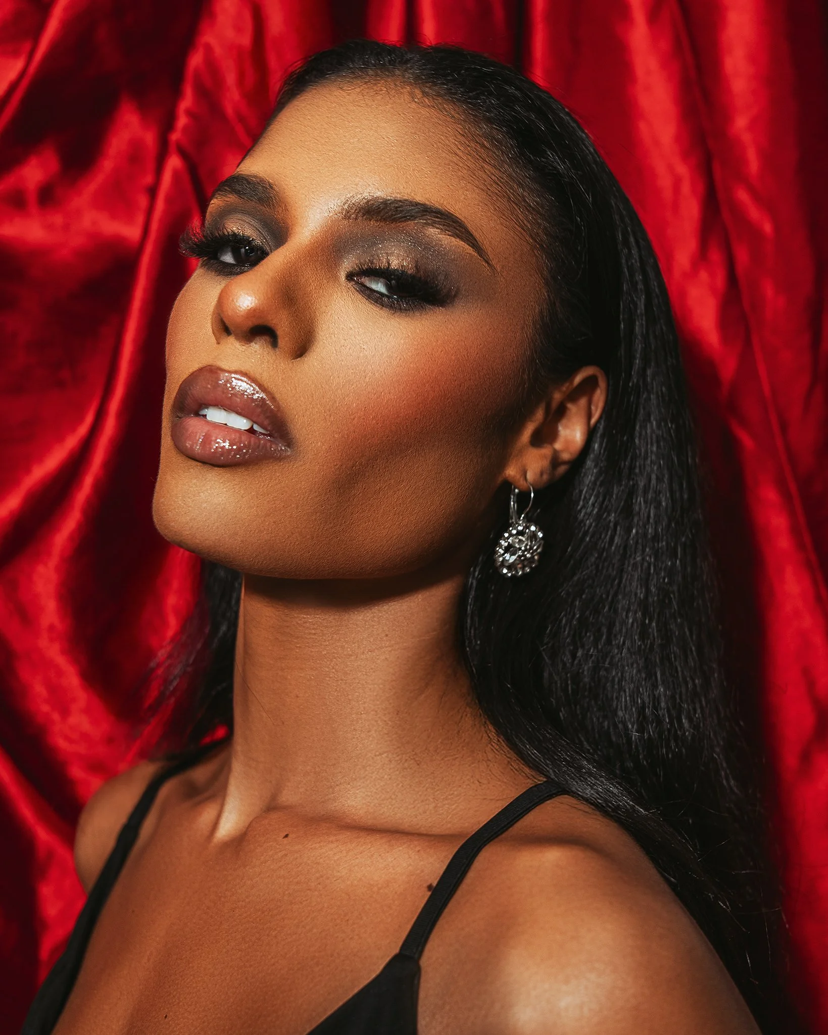 smokey eye makeup.JPG