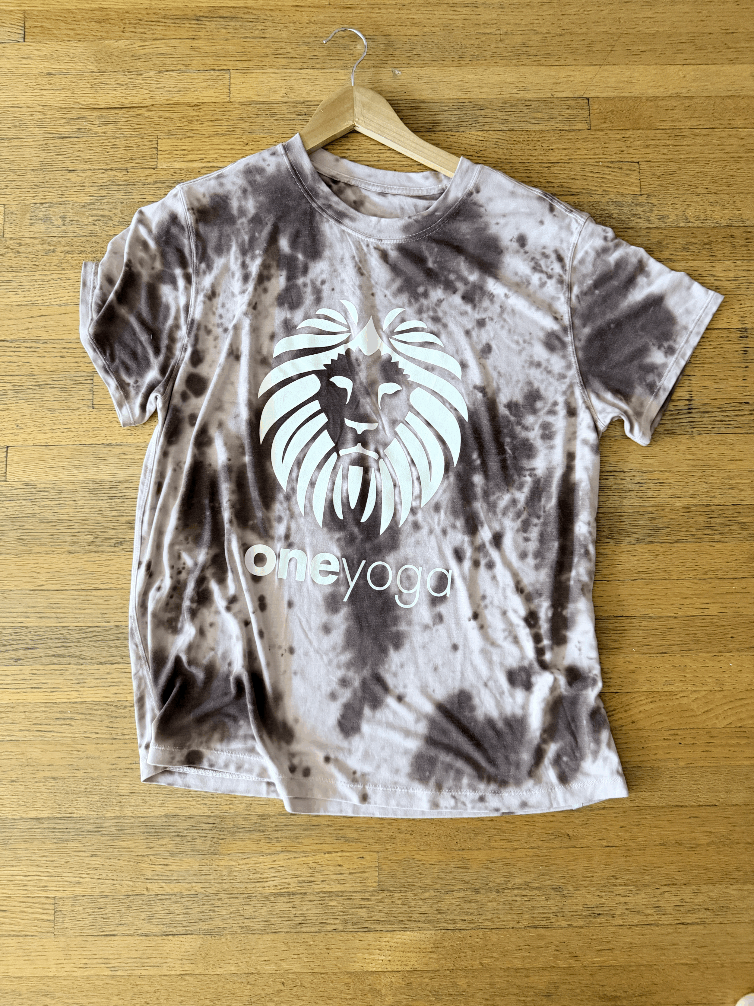 tie dye tee lululemon (oversized S)