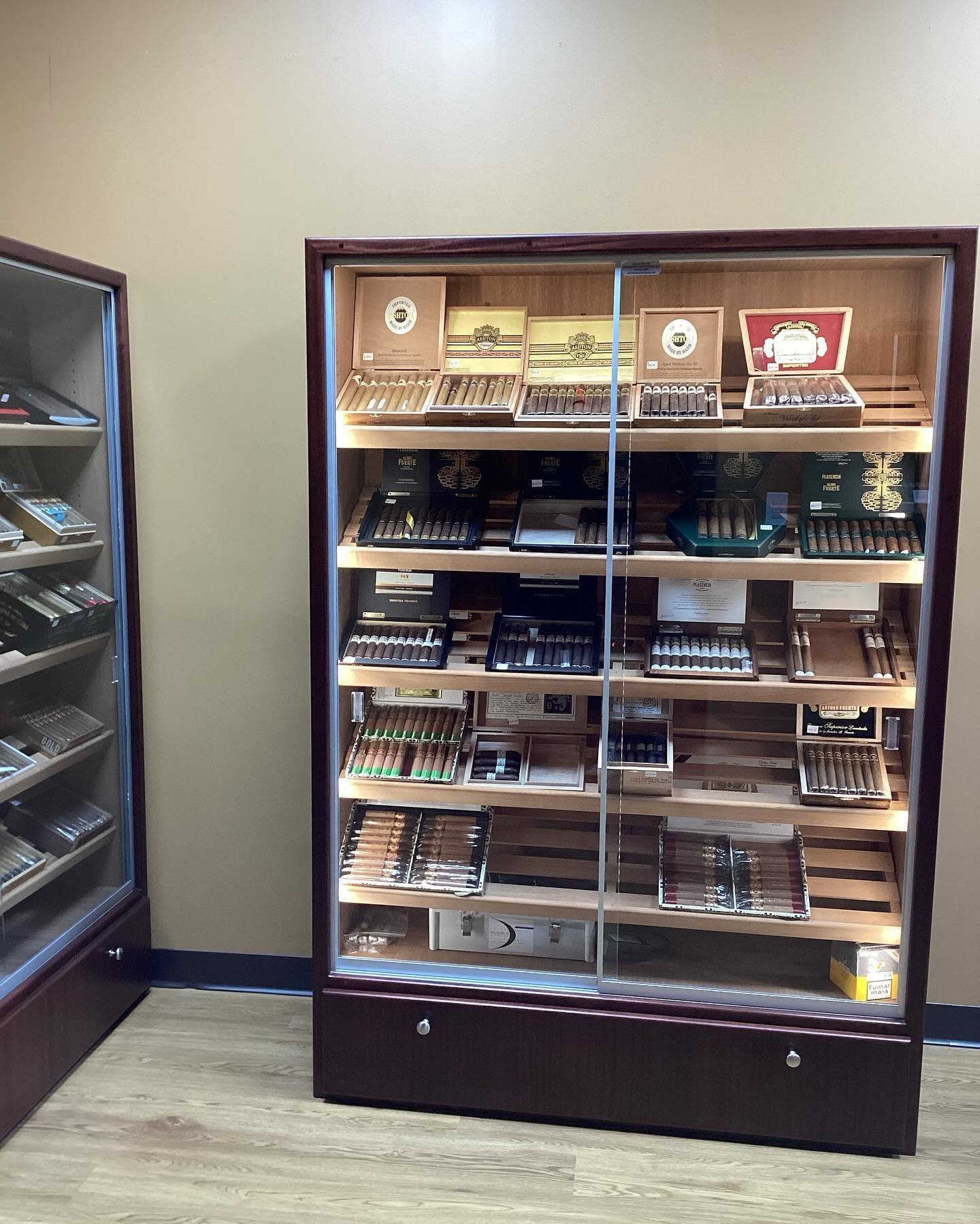 Open! 🔥 Come relax, enjoy premium cigars, and catch the game. #cigars #relax #nowopen #gameday

The Executive Lounge&mdash;your exquisite private escape&mdash;awaits.