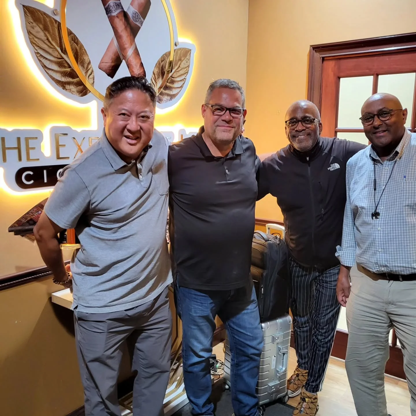 #Friendship #theexecutiveleafcigarlounge #burbonwhiskeylovers