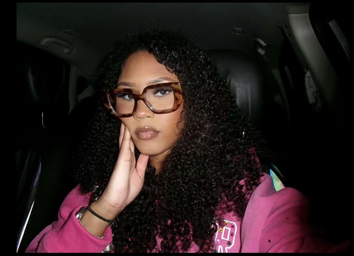 “Anastacia” Curly