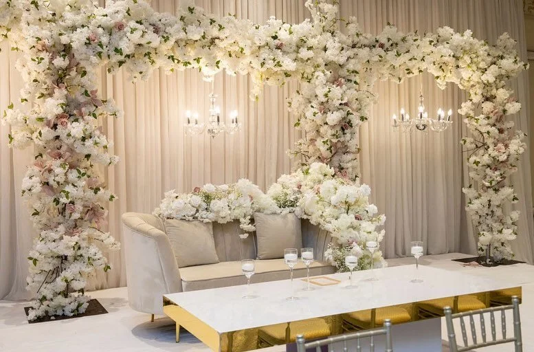 Let&rsquo;s throw it back to summer weddings! This beautiful setup was by @starsdecoration 🤍

It&rsquo;s was such a fun experience for me in supporting my beautiful client Samaa in securing all the vendors for her wedding. For us at @lovepeacefuleve