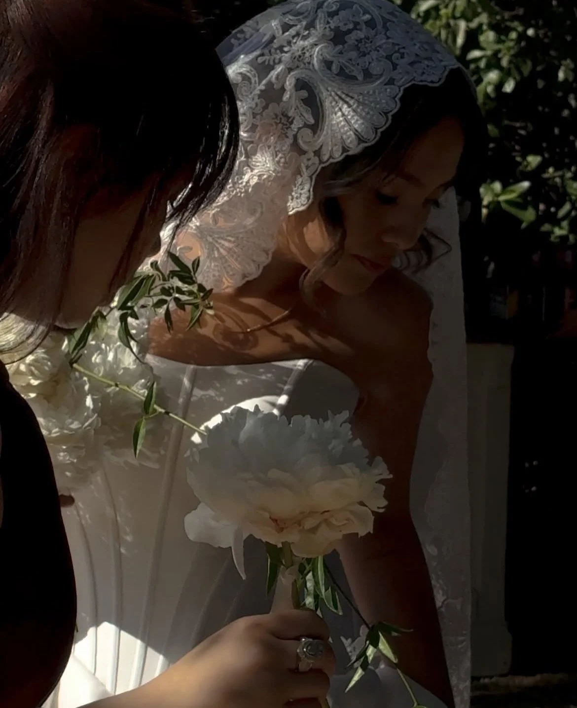 Delicate moments 🕊️ 

@thestateof.studio 
@petalbang 
@chelsiecay 
@chelsieanderic