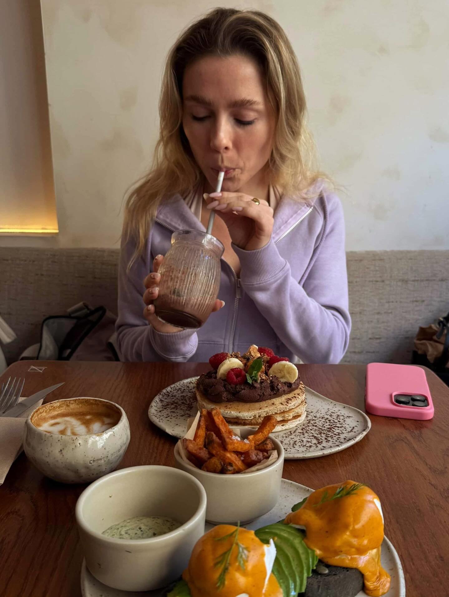 Un post para apreciar esas blooming souls que saben que un brunch es mejor si lo compartimos ✨🌸

Os esperamos! 

📍Via Laietana,45
📍Av. Gaud&iacute;, 45
📍Pg. Sant Joan, 80

#barcelona #bloomebysasha #glutenfreebarcelona