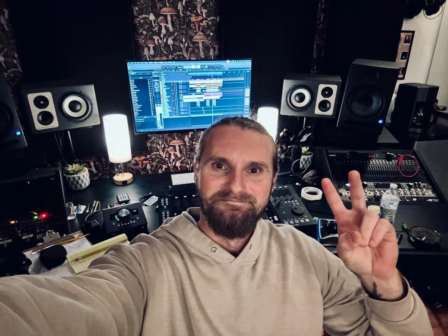 Been an incredible couple of months here at @southernechoesstudio. So much fun working with everyone. Thank you all for trusting me with your music. ✌️