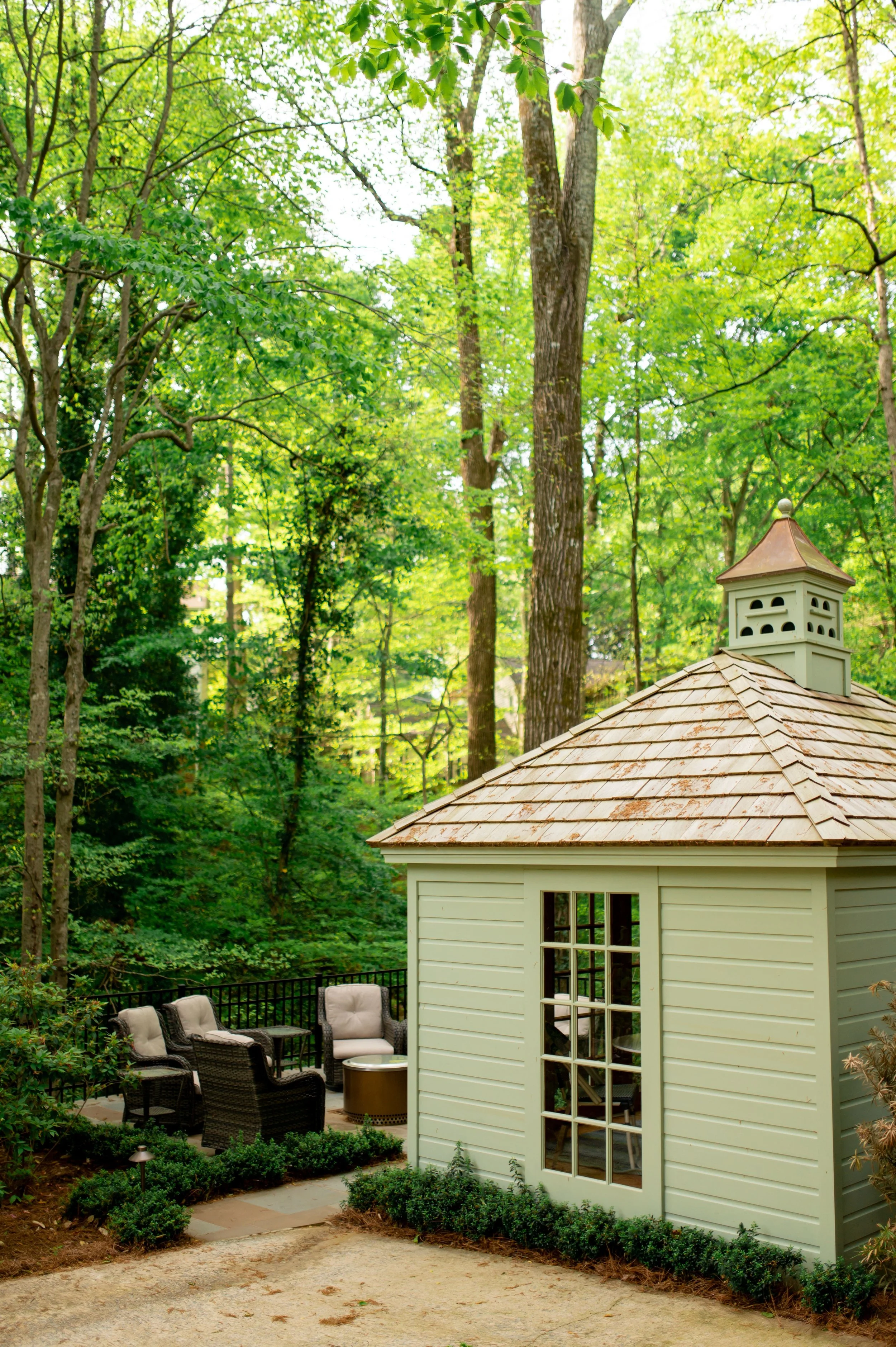 Creating the Ultimate Backyard for Summer Hosting