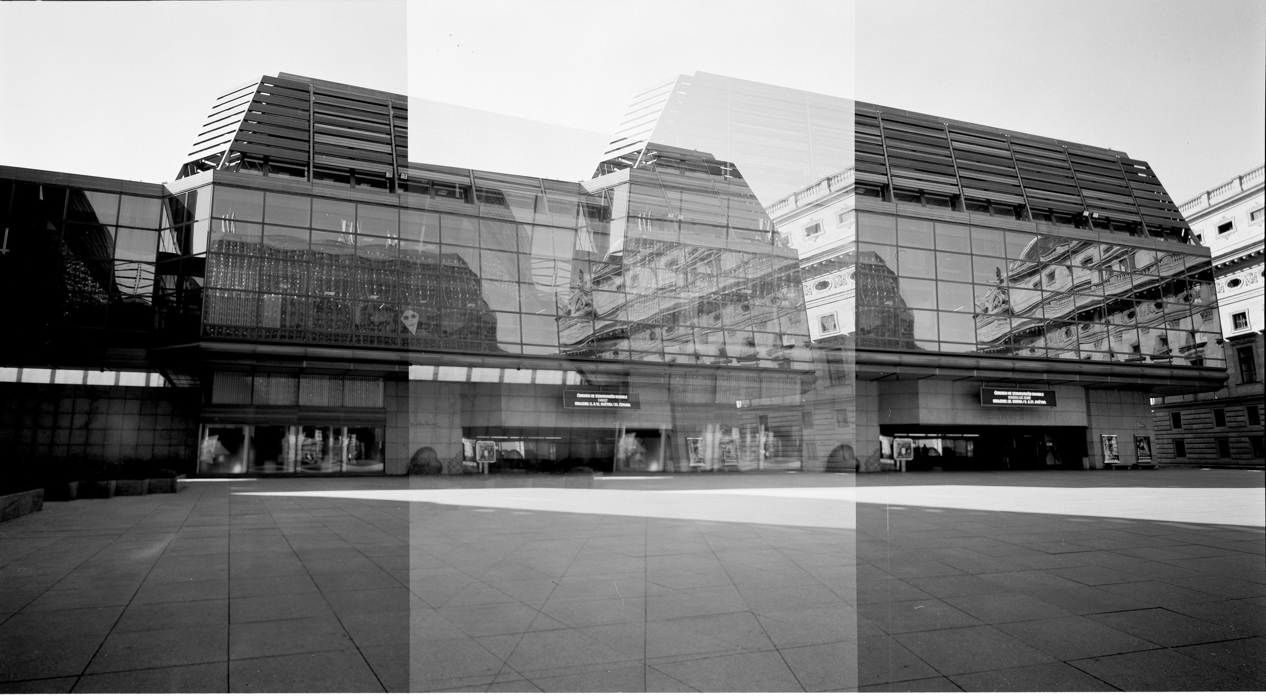 National Gallery- Medium format film, Silver gelatin print