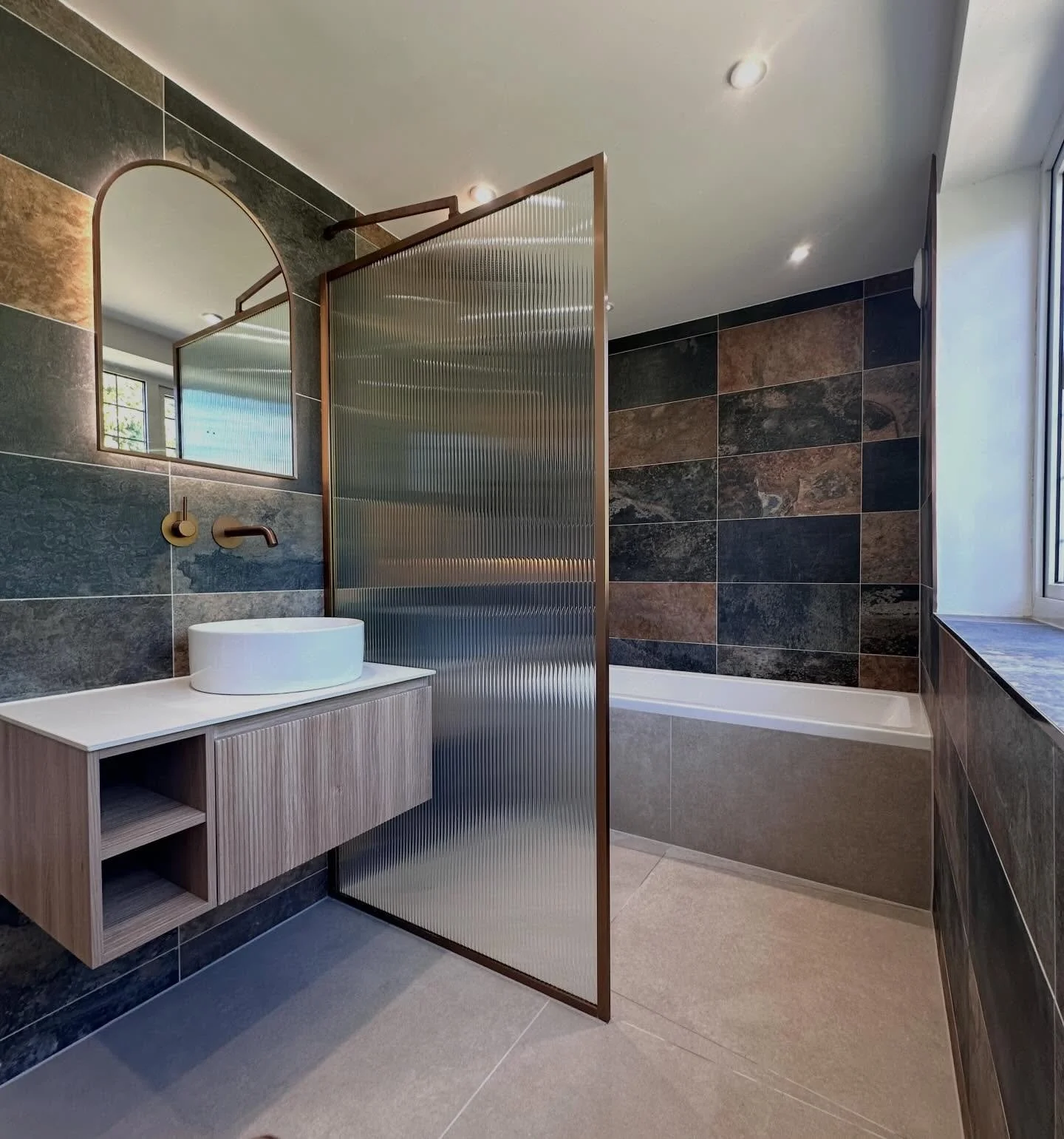 The brief was brushed bronze, rustic, multifunctional bathroom&hellip; do you think we hit the mark? This bathroom was a true pleasure to bring to life. It&rsquo;s not often a customer goes for something slightly more unconventional, but we really th