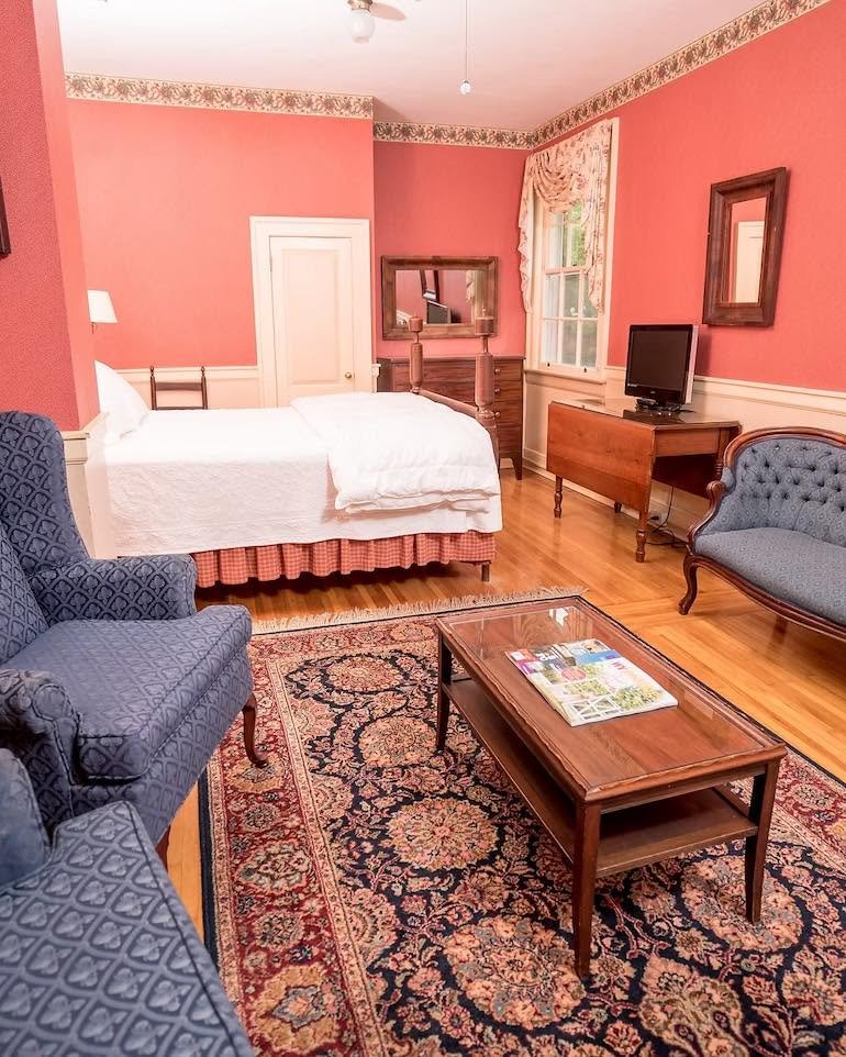 The General Lewis Inn, Lewisburg West Virginia Best Hotels