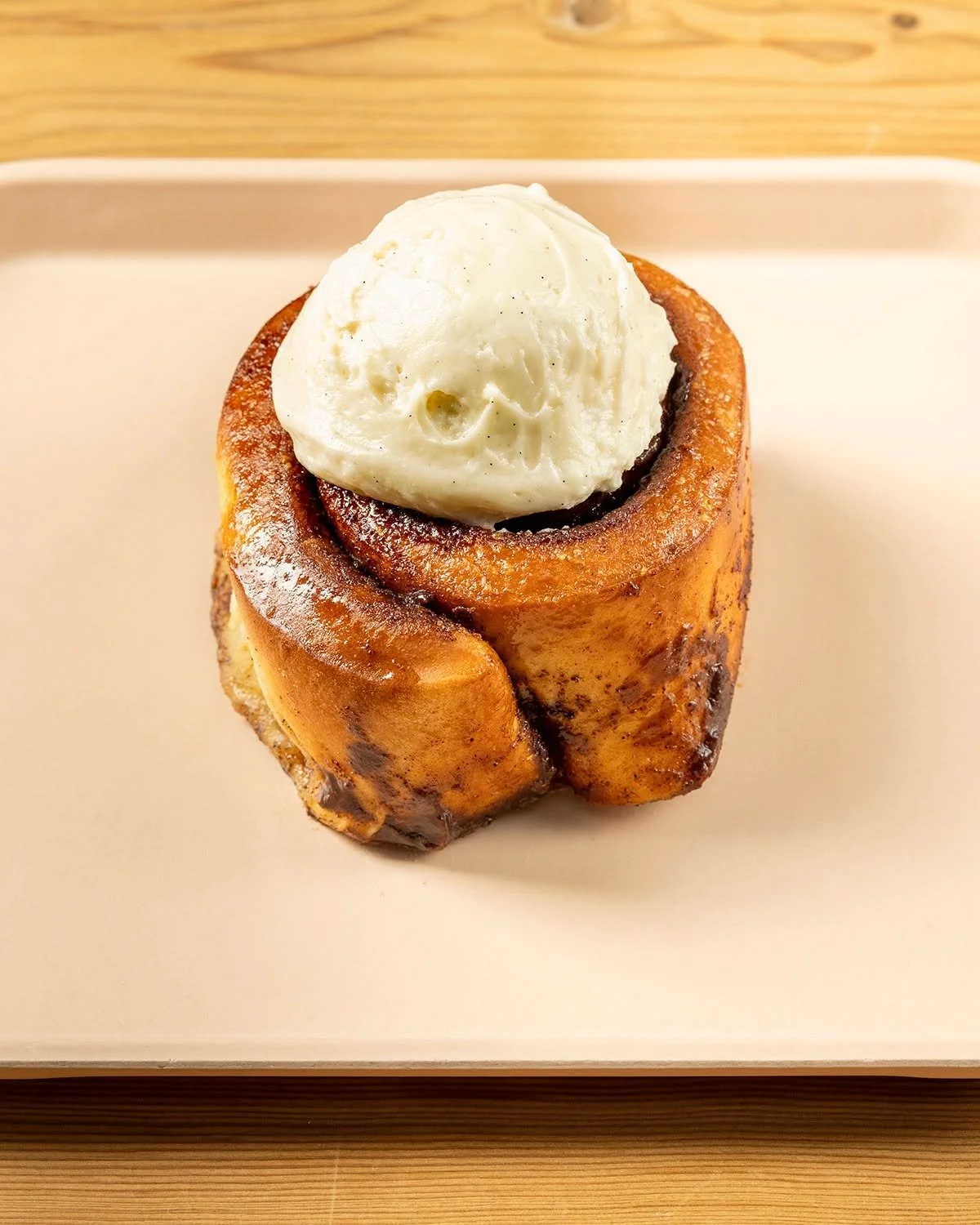 Kitty's Market Cinnamon roll