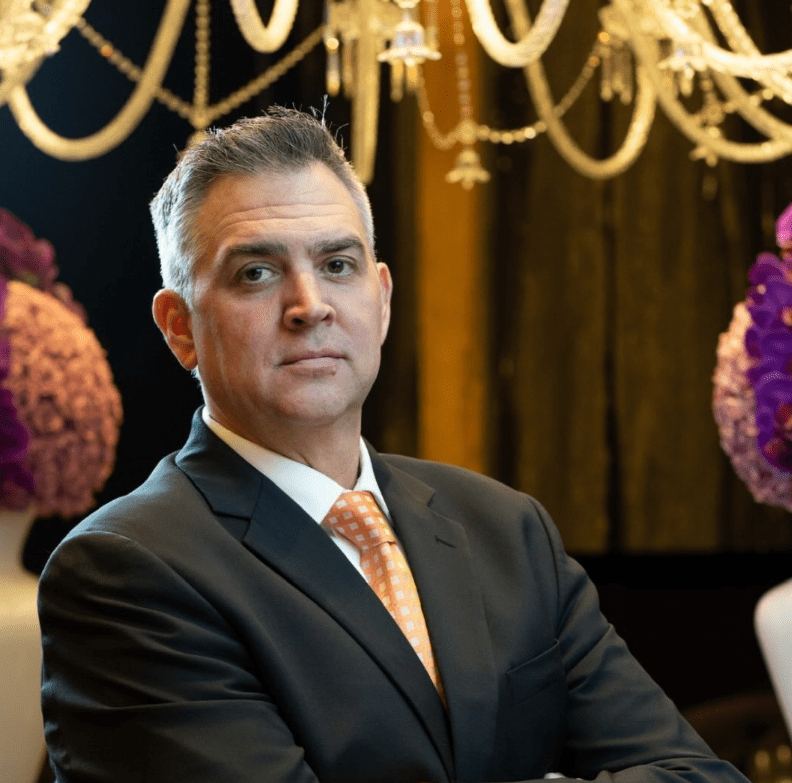 Sean Christopher Restaurant de Joël Robuchon Michelin Guide Service Award
