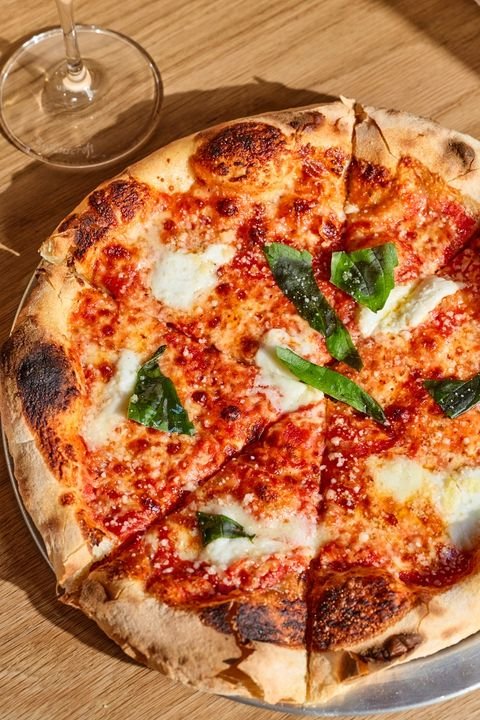 Willie's Restaurant Boston Margherita pizza
