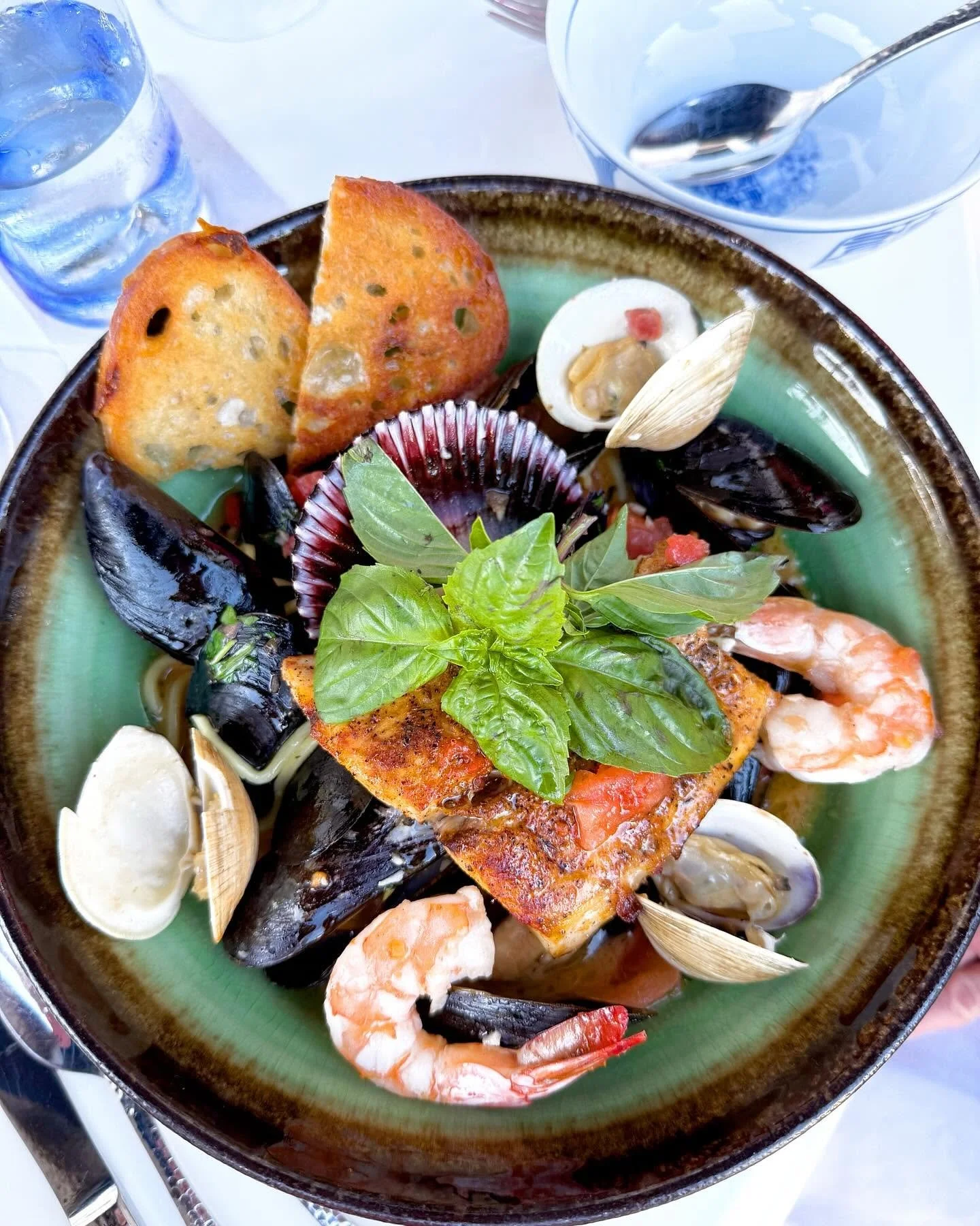 Syren Oyster & Cocktail Bar Naples Florida Best Restaurants