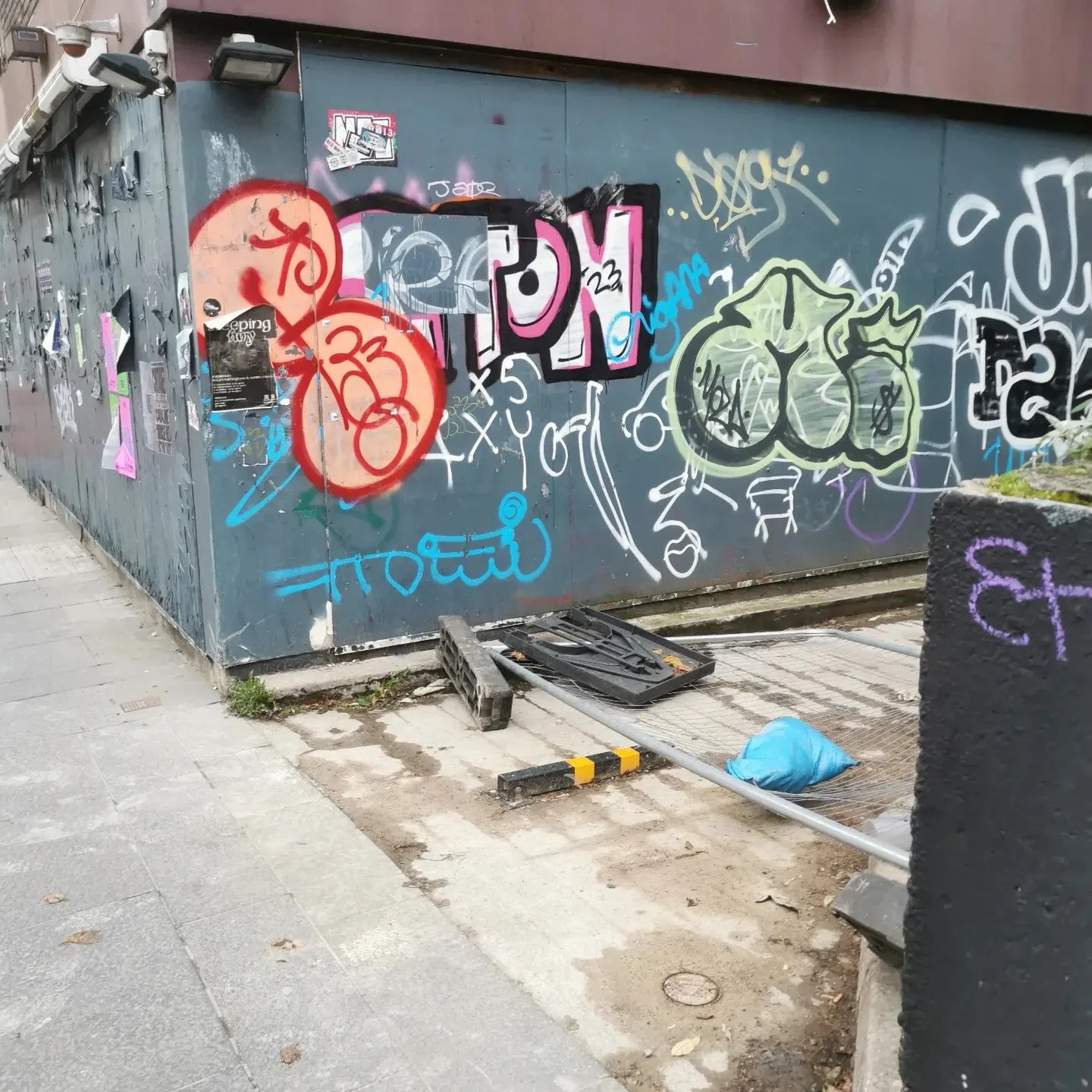 agape_one_art_Glawegian_graff_waspsstudios_abstractart_artneedsnojustif_2024-10-28_DBqxmc_Nvk8_3488819008096368956.jpeg