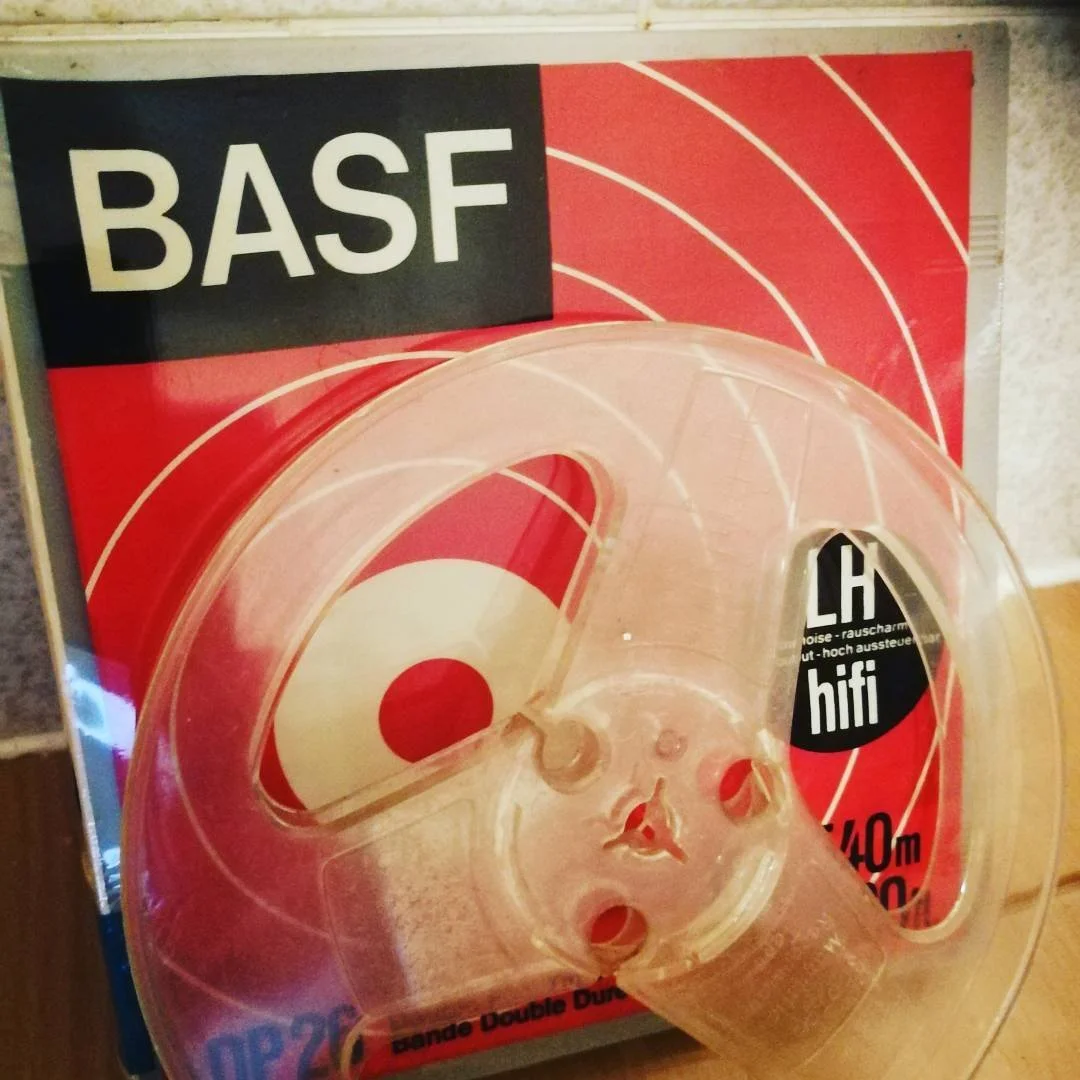 macsamwijultraart_Thru_the_post_today_#basf_#reeltoreel_#vinylrecords_#morayco_2017-11-21_BbwKPVHHHSd_165286609717011778.jpg