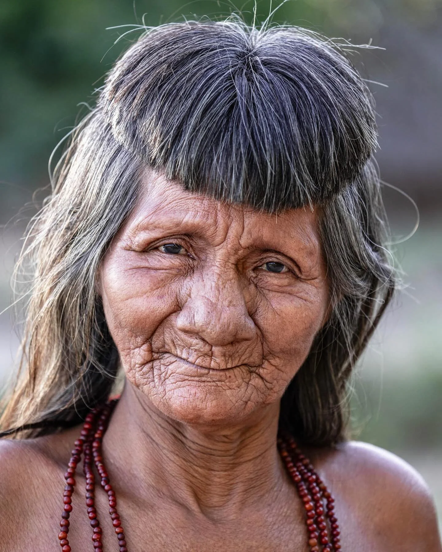 Pyrakkwjj tem 80 anos e pertence &agrave; etnia Krah&ocirc;. A sua beleza e o seu corte de cabelo fascinaram -me !!!