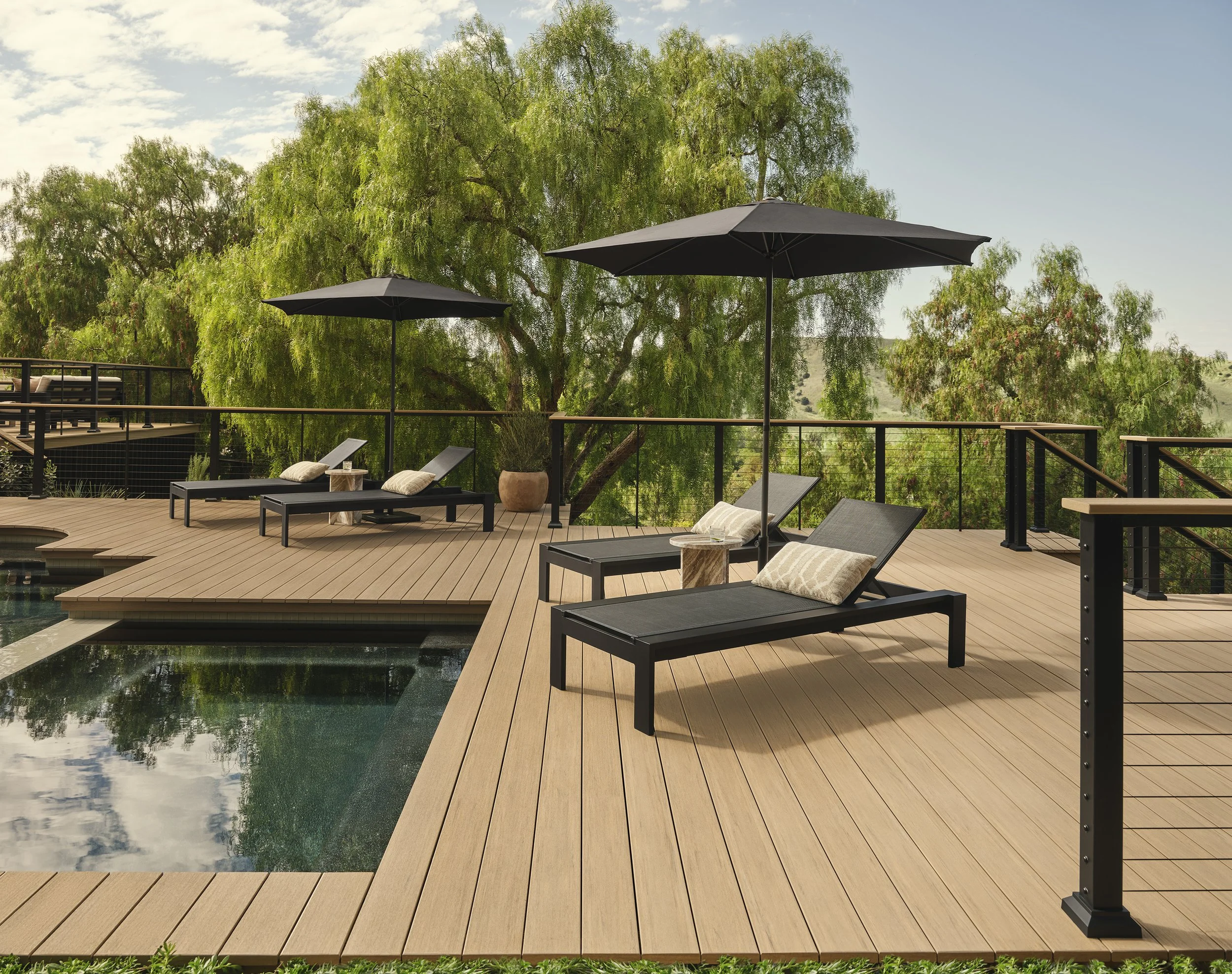 TimberTech-Weathered Teak-Vintage-Decking-0071.jpg