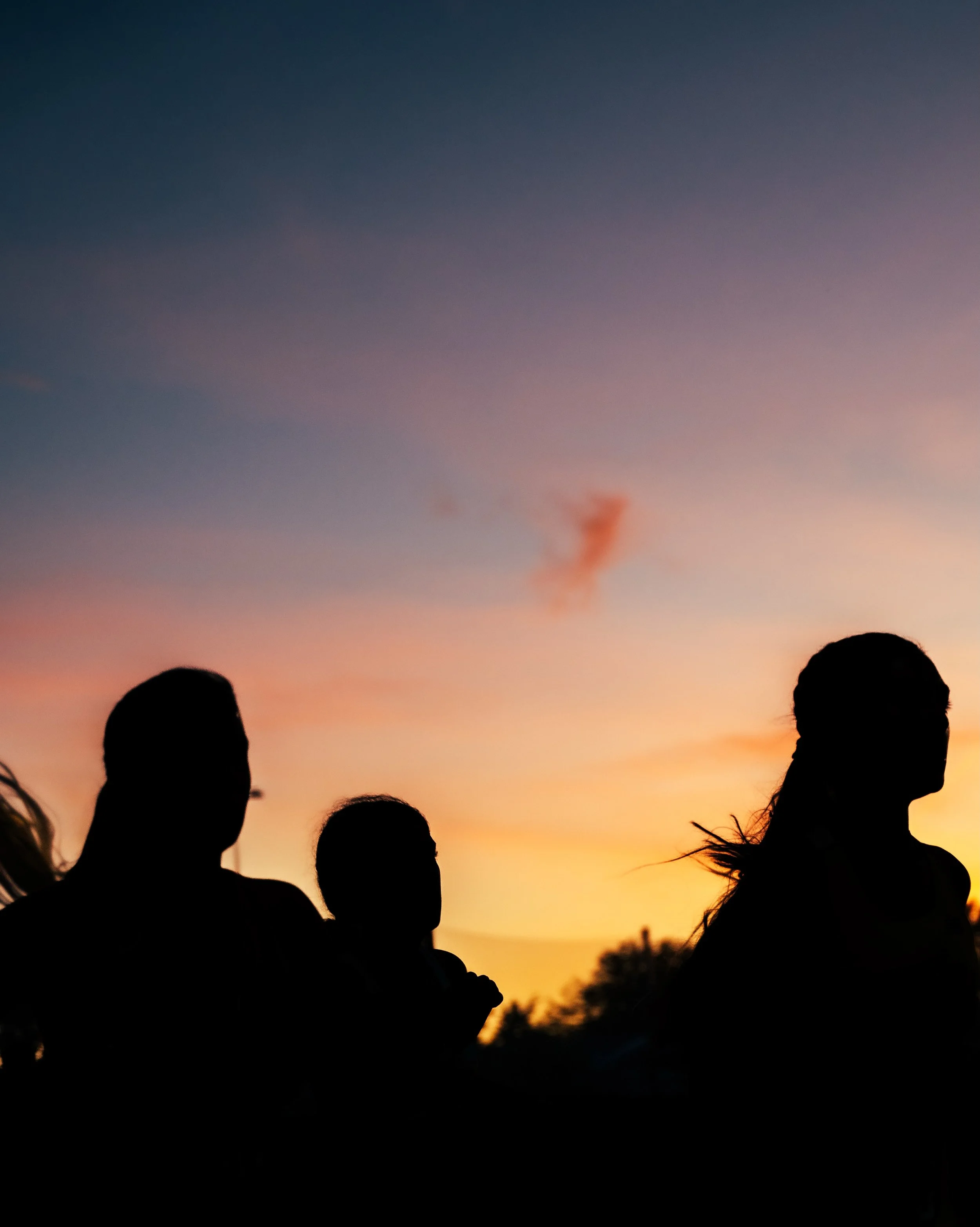 From 𝗗𝗔𝗬𝗟𝗜𝗚𝗛𝗧 to 𝙏𝙒𝙄𝙇𝙄𝙂𝙃𝙏 🌅

The @twilightinvite w/ @napervillerunco and @newbalancerunning