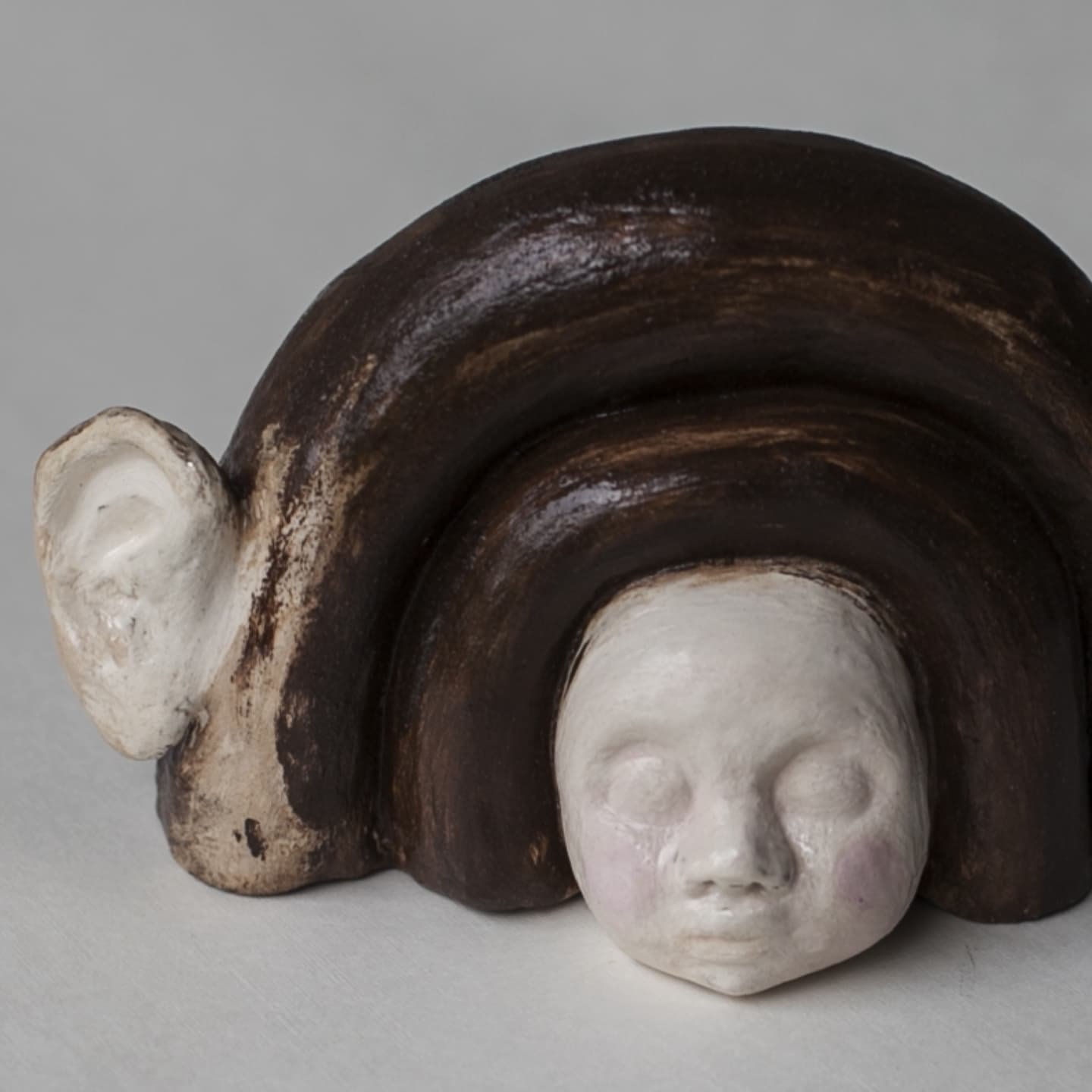 Be kind to yourself
Babies are listening

Dark clay, engoba paint
~15x20 cm

130&euro;
.
.
.
.
.
.
.
.
#ceramics #art #clayart #visuallanguage #sculpture #keramika #artastherapy  #skulptura  #menasnamams #creativity #ceramicsmagazine  #handmade #clay