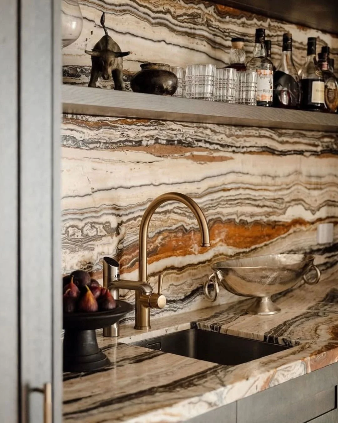 As the season turns, we find ourselves drawn inward&mdash;toward rust, earth, and stone.⁠
Plaster walls catching the last of the light, brass details glowing softly, shadows wrapping us in warmth.⁠
Fall invites the moody, the tactile, the elemental&m