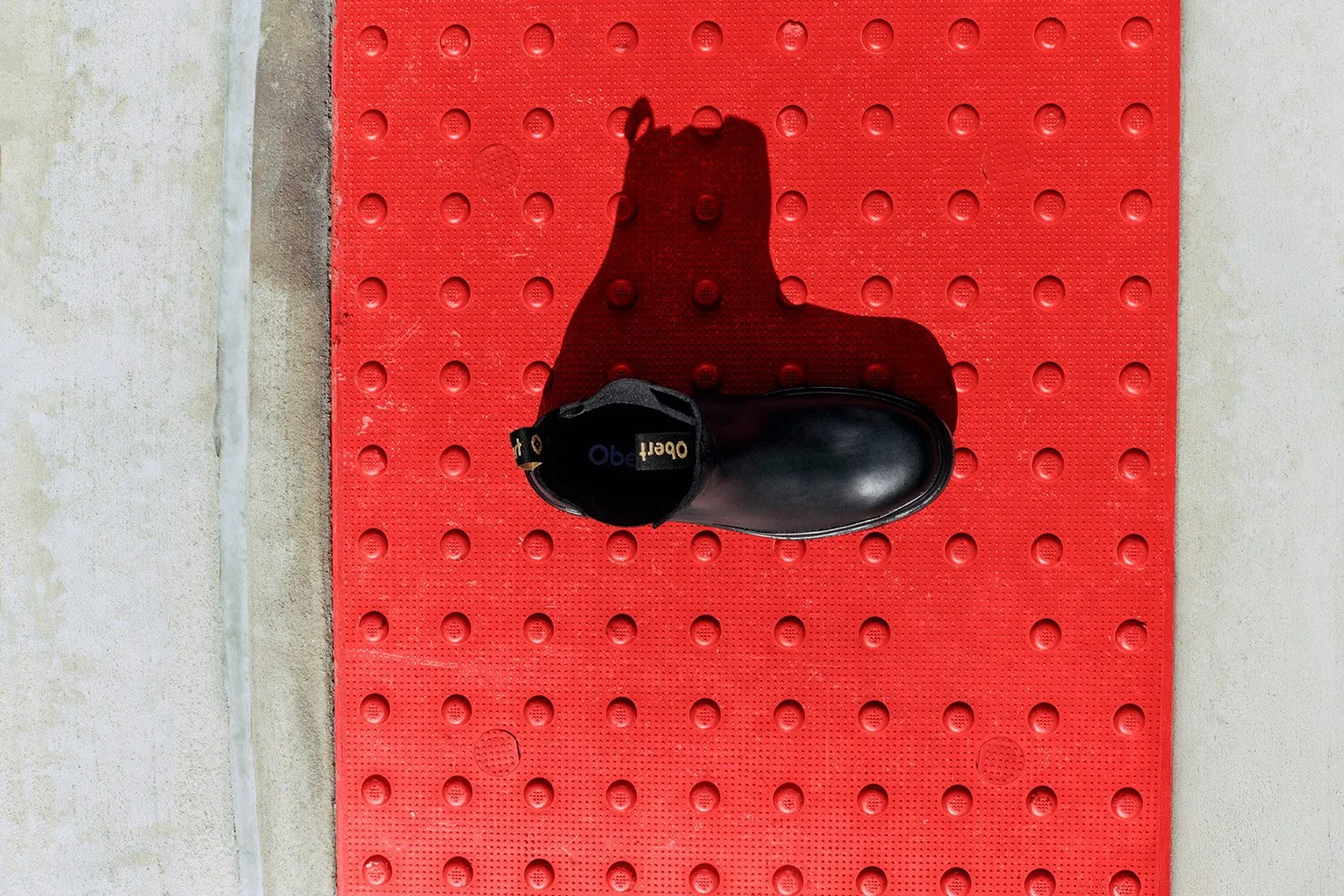 250815_Obert_Campaign_Outdoor_052 smaller.jpg