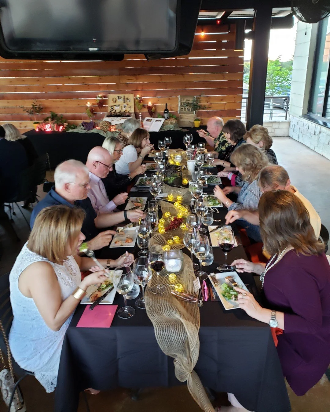 🎄✨ The holidays are coming&hellip; make them unforgettable! ✨🎄

Host your special gatherings, office parties, or festive dinners in style with private dining at Embers. 🥂

Inquire now and let us make your celebrations deliciously effortless.

📍 8