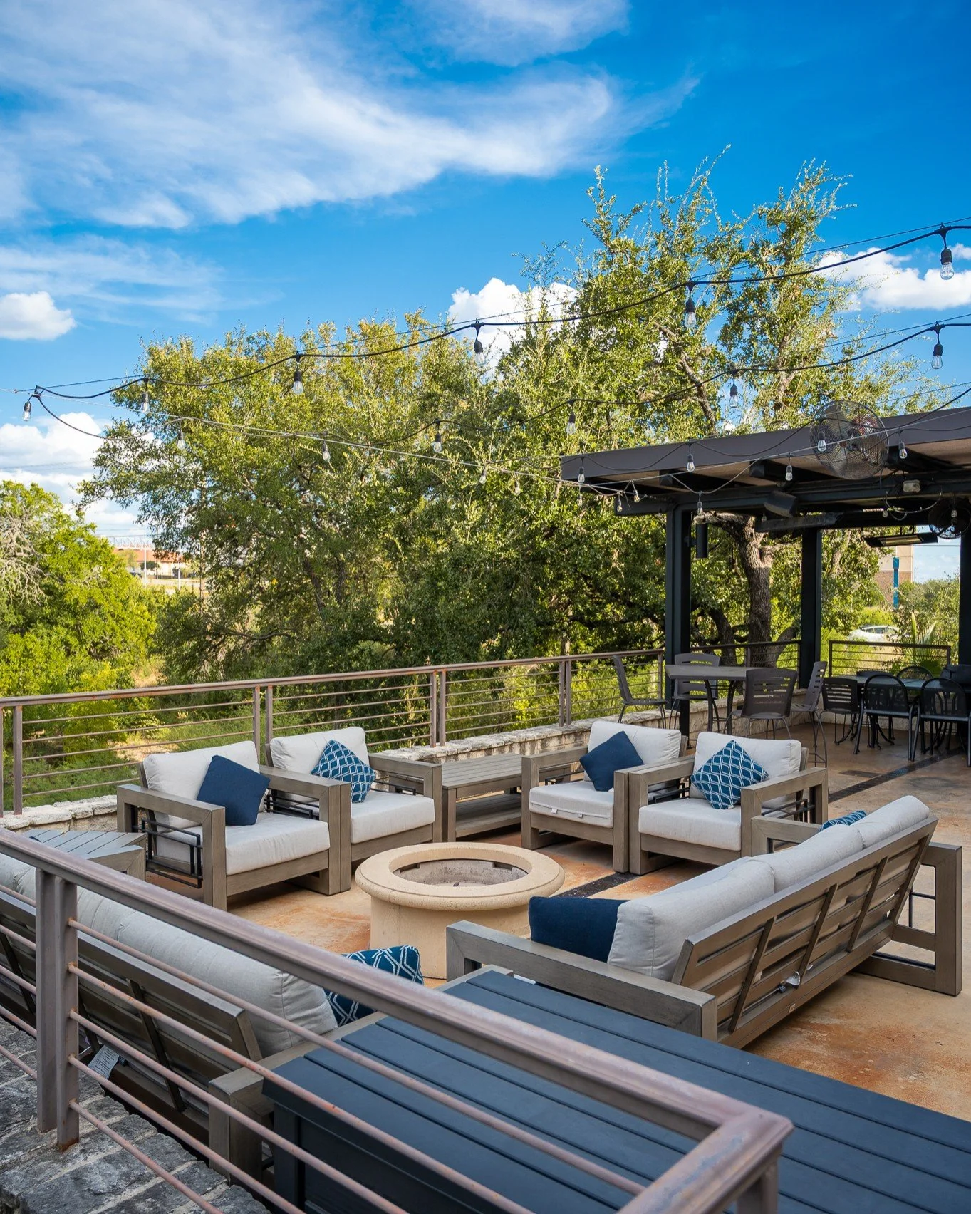 Good weather, cold drinks, and a patio that does not miss.

Grab a seat outside and see why this is the move in San Antonio.