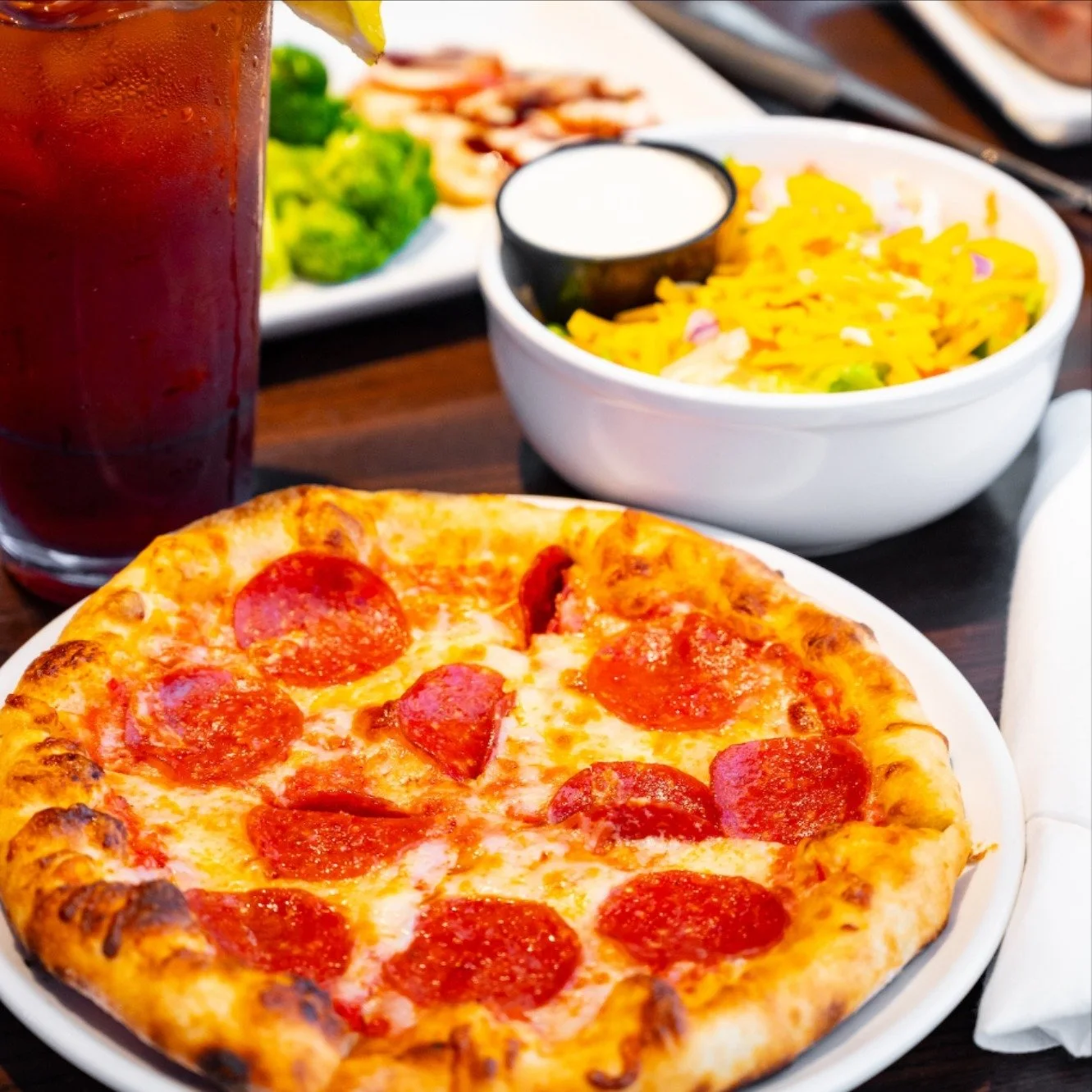 No time to go out? Bring Ember&rsquo;s to you. Order online and get wood-fired pizza, wings, and pasta in San Antonio delivered straight to your door.

Tap the link in our bio and let dinner come to you.