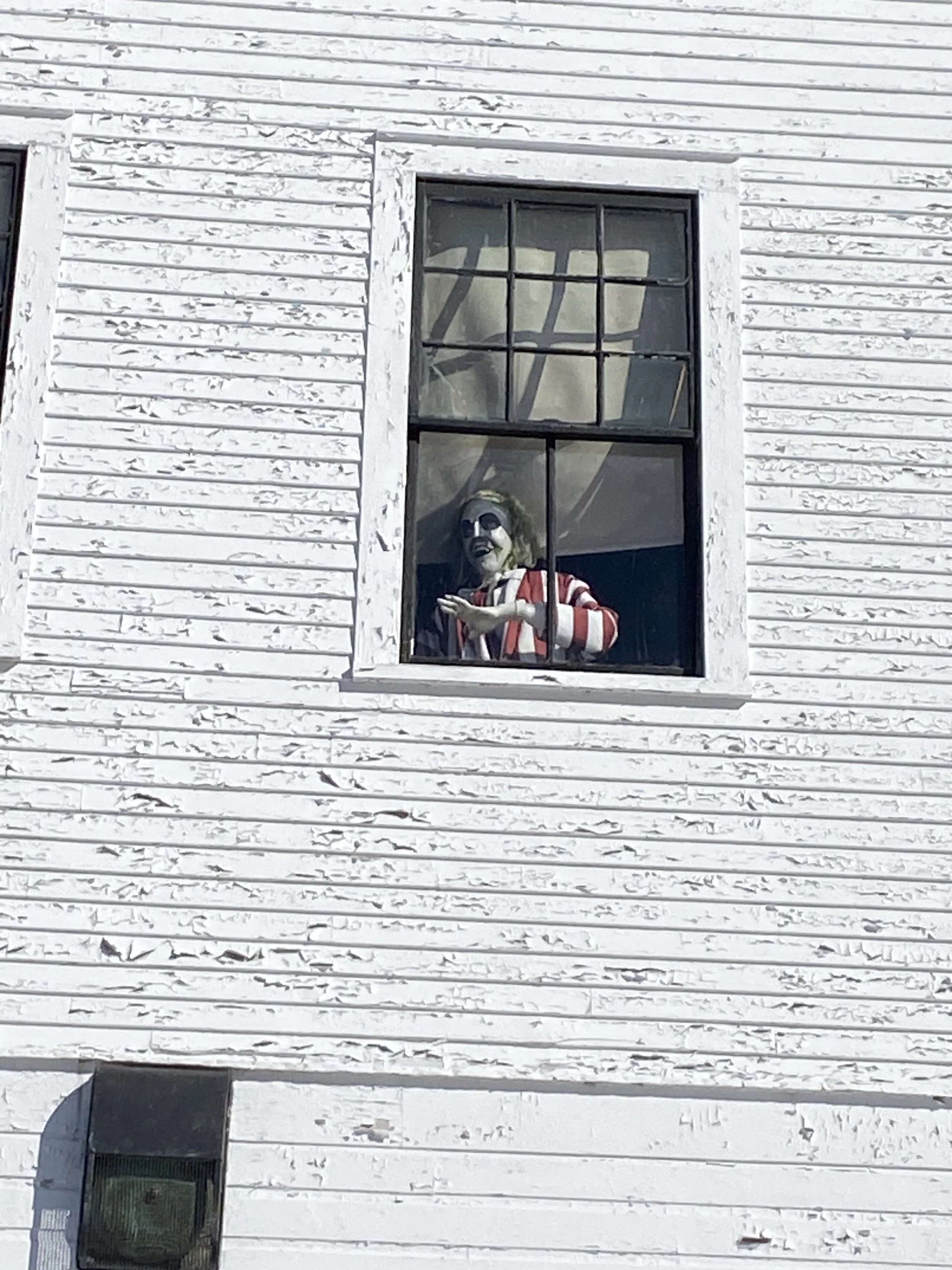 SKIING WITH BEETLEJUICE AT AMERICA’S OLDEST ROPE TOW