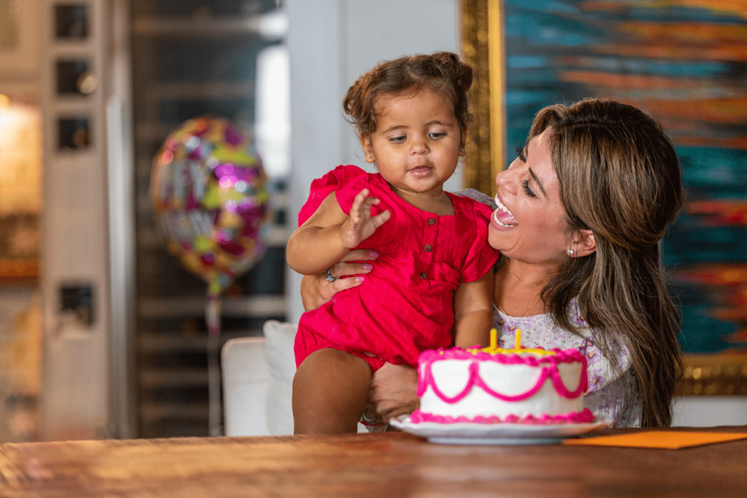 work_lifestyle-baby+mom-birthday-celebration.png