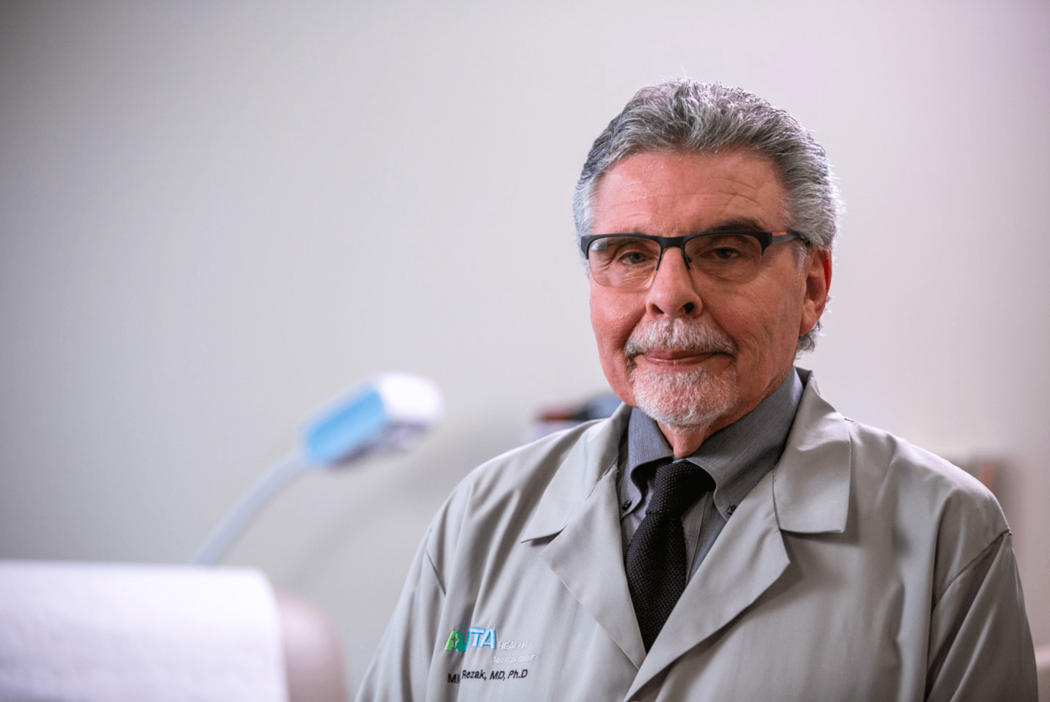 work_healthcare-neurologist-portrait.png