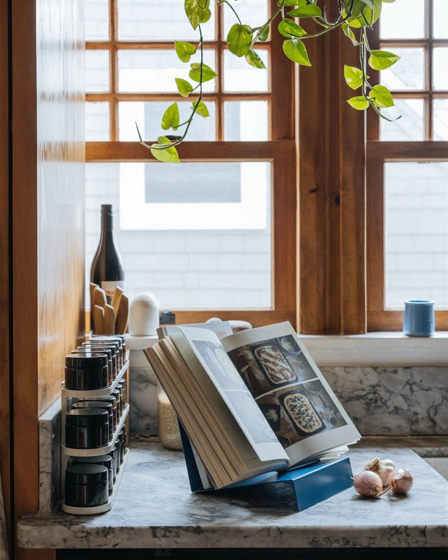Layering film and digital will always make a campaign more interesting ✍🏻 . This kitchen setup proved depth and dimension look gooooood on @upton_home &lsquo;s LP stand 💙