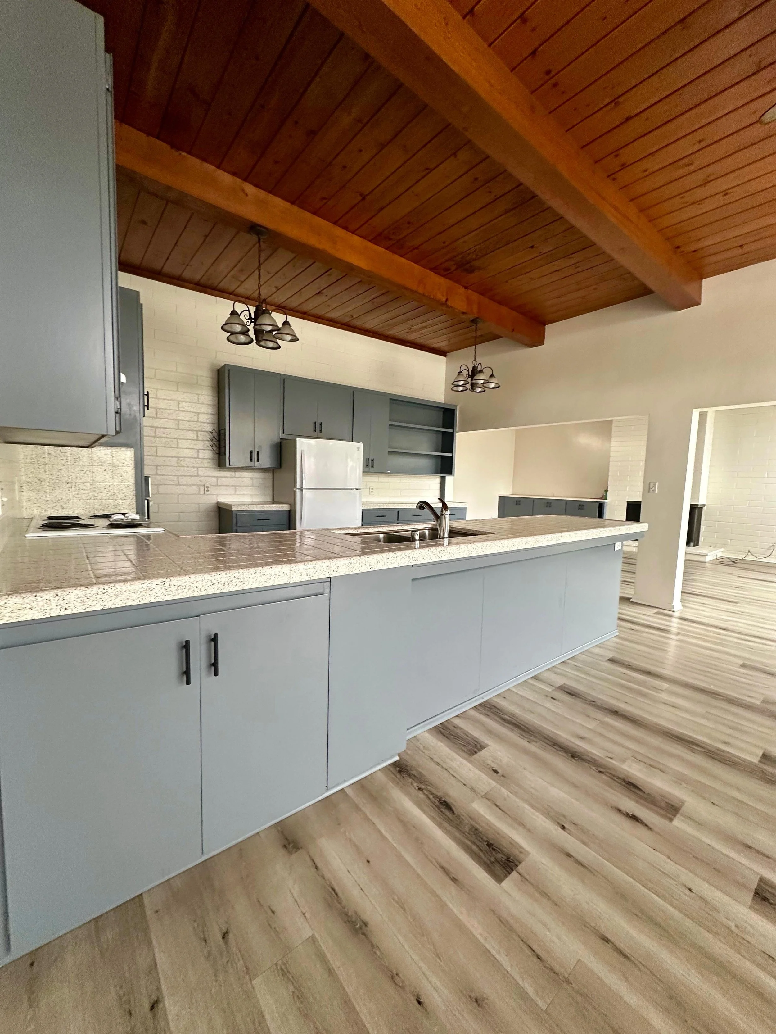 Reliable kitchen resets for property managers, realtors, and vacation rentals.⭐️

Kitchens are the heart of every property -make them shine every time🏠✨

📍San Diego County
📲Call or DM us for more information.
+1(858)922-5526

Website:
www.pureclea
