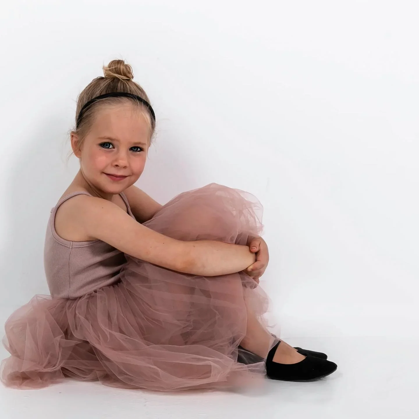 Ballet_Trove_Pink_Dress_Sitting.jpg.webp