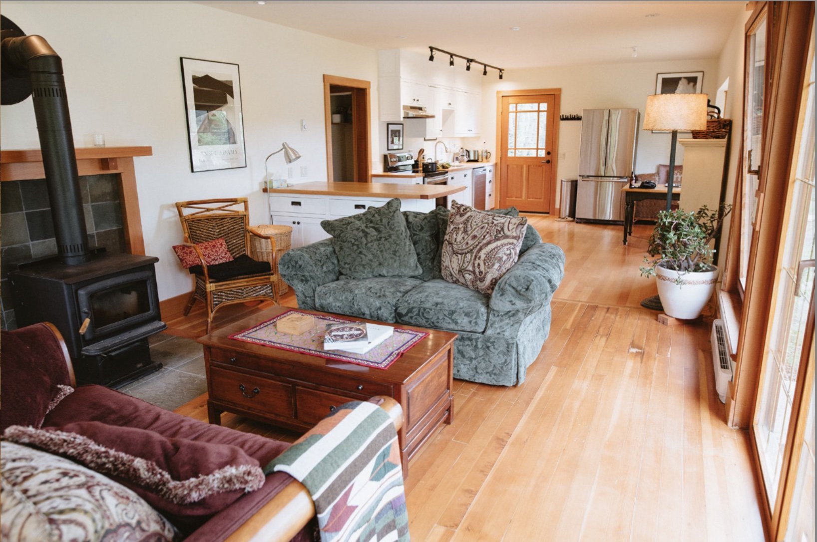 Living room 2.jpg