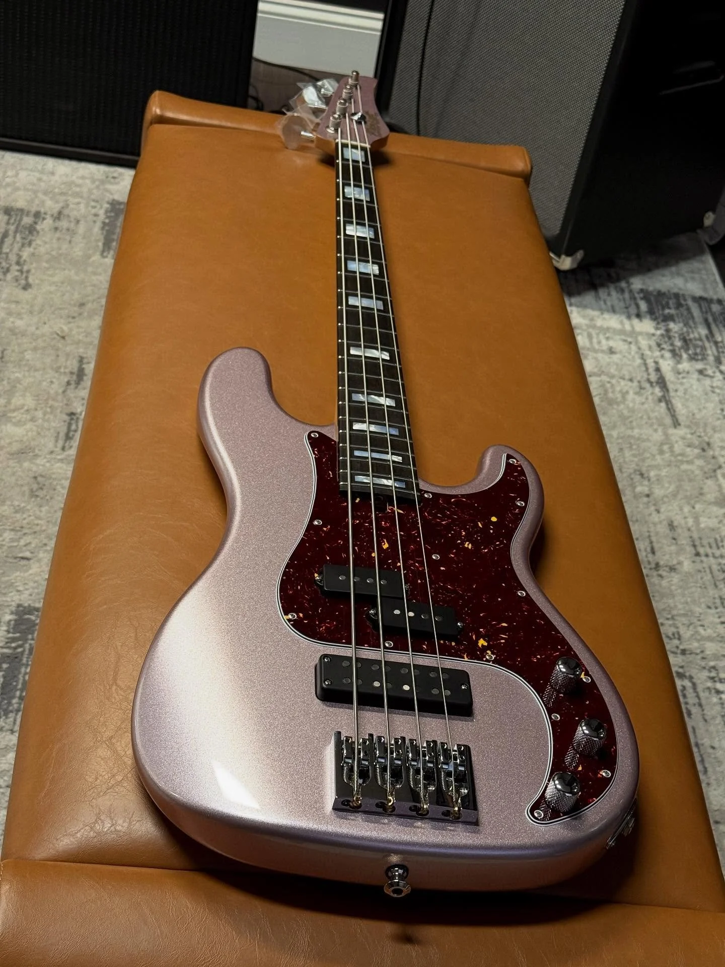 Here’s a recently finished, Custom-Ordered PJ4 in Firemist Lavender - What a combo ๐ฎ‍๐จ๐ฎ‍๐จ๐ฎ‍๐จ๐๐๐๐ฅ๐ฅ๐ฅ
#madeinusa #bass #bassguitar #guitar #bassporn #classic #bassplayer #mikelull #mikelullbass #bassgear #guitargear #insta