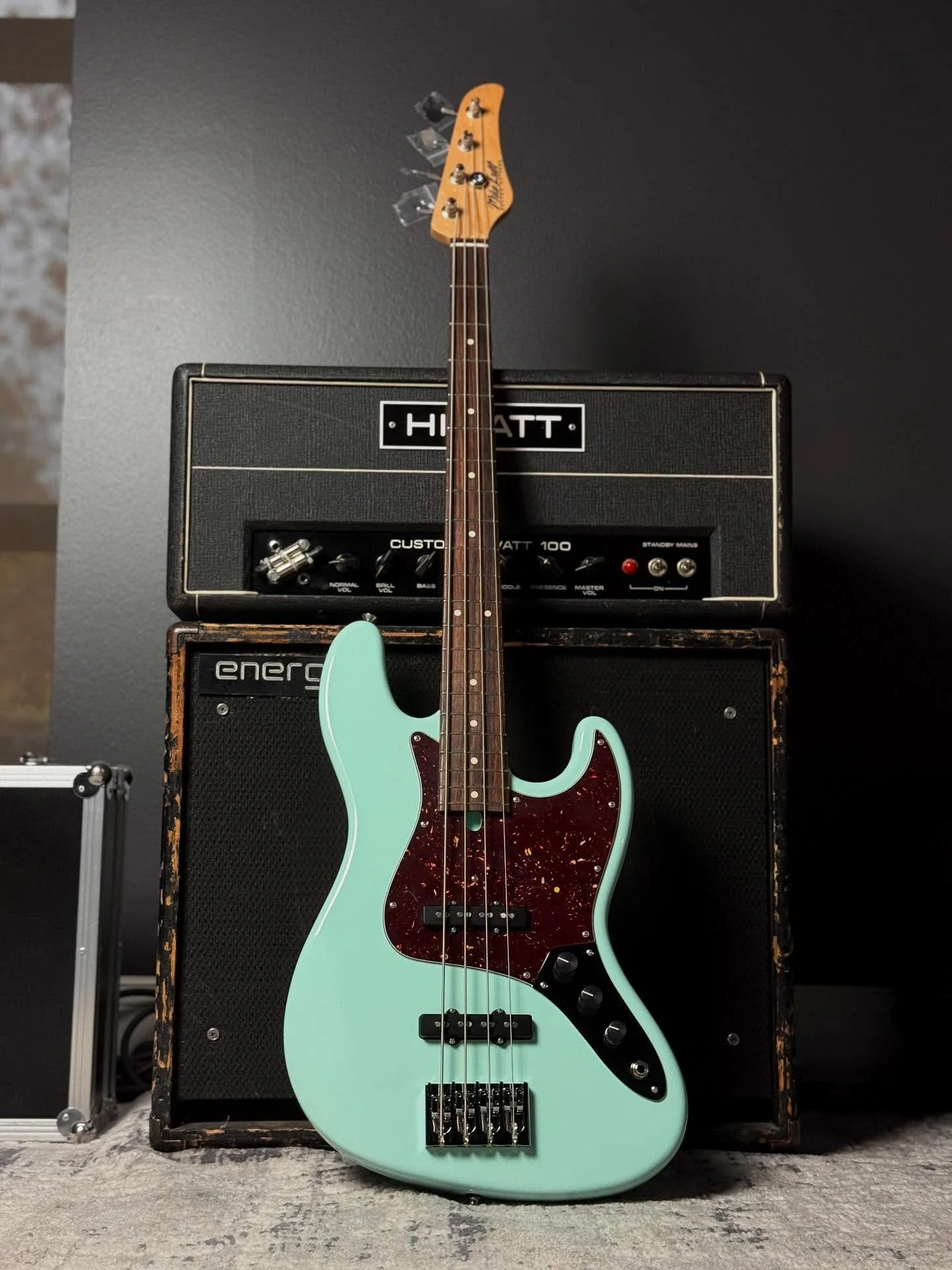 Anyone else think that Surf Green actually looks delicious?  Like legitimately scrumptious?  Asking for a friend&hellip;

(Brand New V4 - Available Soon)

#madeinusa #bass #bassguitar #guitar #bassporn #classic #bassplayer #mikelull #mikelullbass #ba