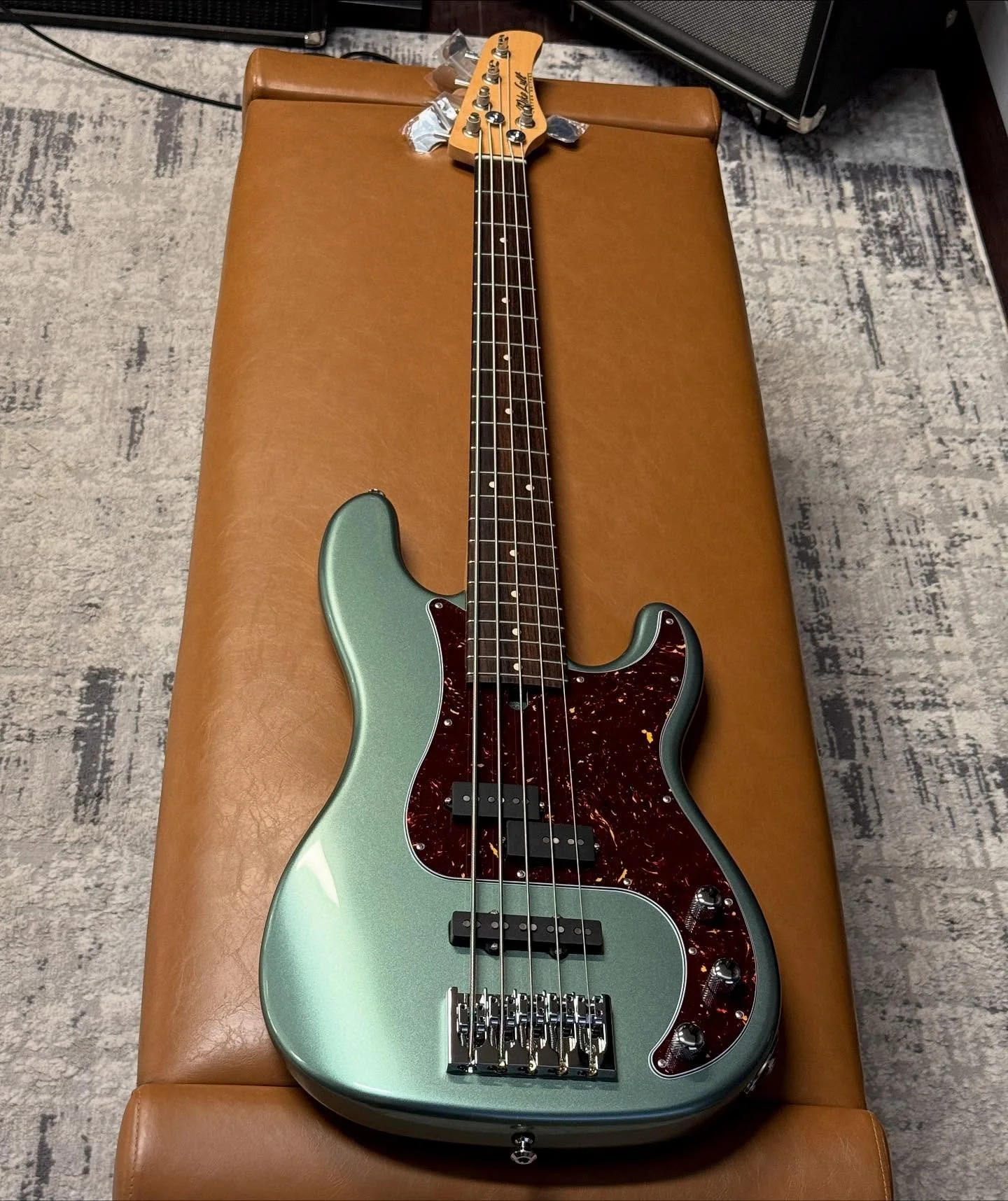 Just finishing up this gorgeous Sage Green Metallic PJ5 💚💚💚🔥🔥🔥 Alder Body. Maple Neck. Indian Rosewood Fretboard. Lull/Duncan Custom PJ Pickups.  34&rdquo; Scale. 8.5 lbs. Classic Passive Goodness. 

(Available Soon)

#madeinusa #bass #bassguit