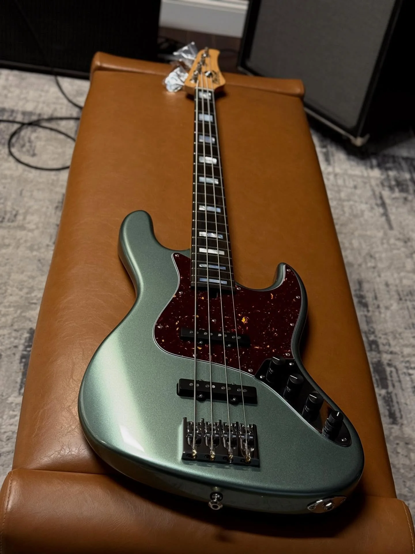 Just finishing up this M4V in Sage Green Metallic 💚💚✨✨ Alder Body. Ebony fretboard with MOP block inlays. Hand-Wound Mike Lull Jazz Pickups. Trickfish IPA Preamp. The chef&rsquo;s kiss 👨&zwj;🍳😘

(Available Soon)

#madeinusa #bass #bassguitar #gu