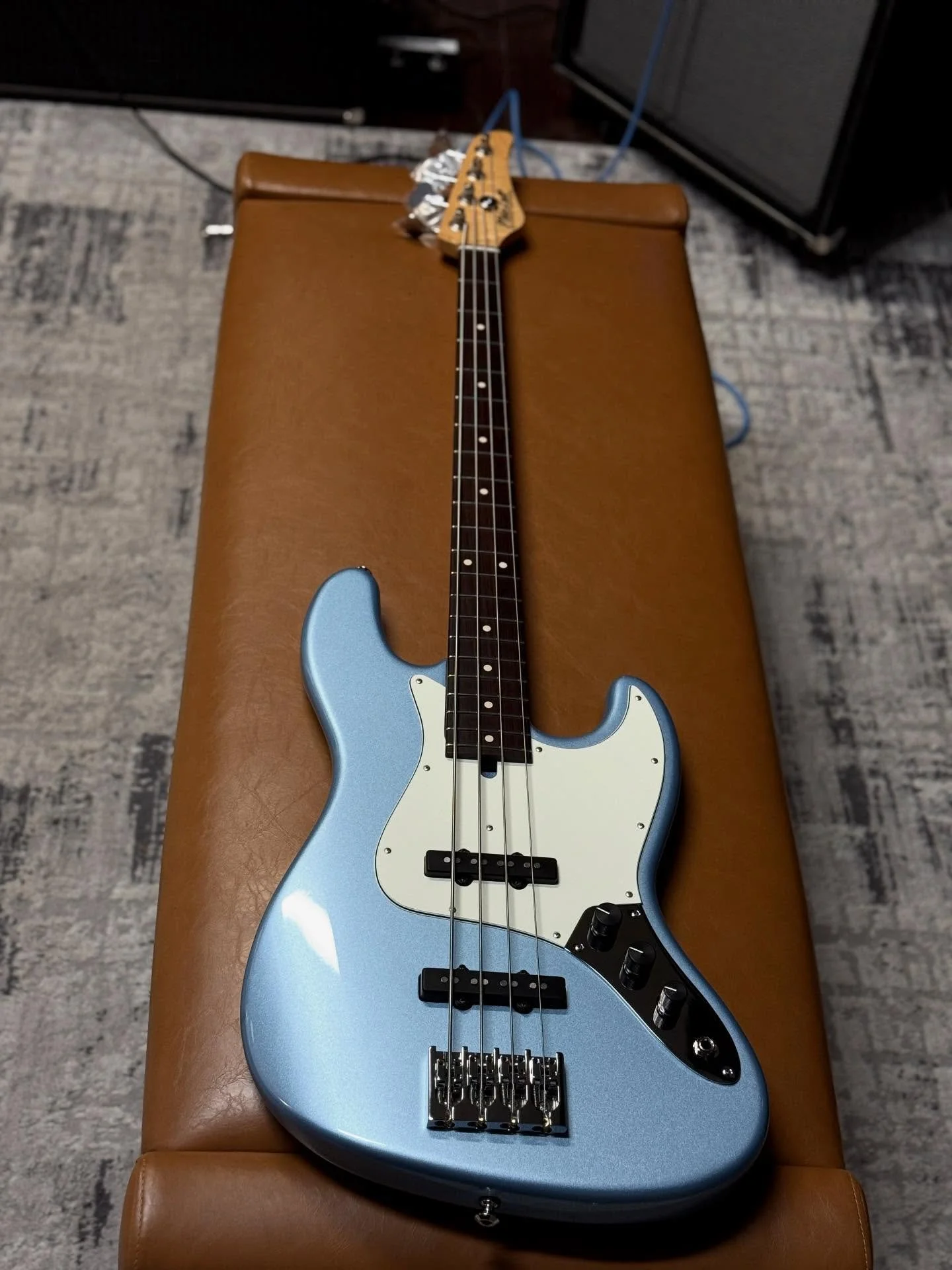 B-STOCK INSTRUMENT:  It is extremely rare that we have a B-Stock instrument available for purchase and today we are just finishing up this V4 in Ice Blue Metallic 🧊🧊🩵🩵 It has a slight touch up on the forearm contour (DM for more info). Alder Body