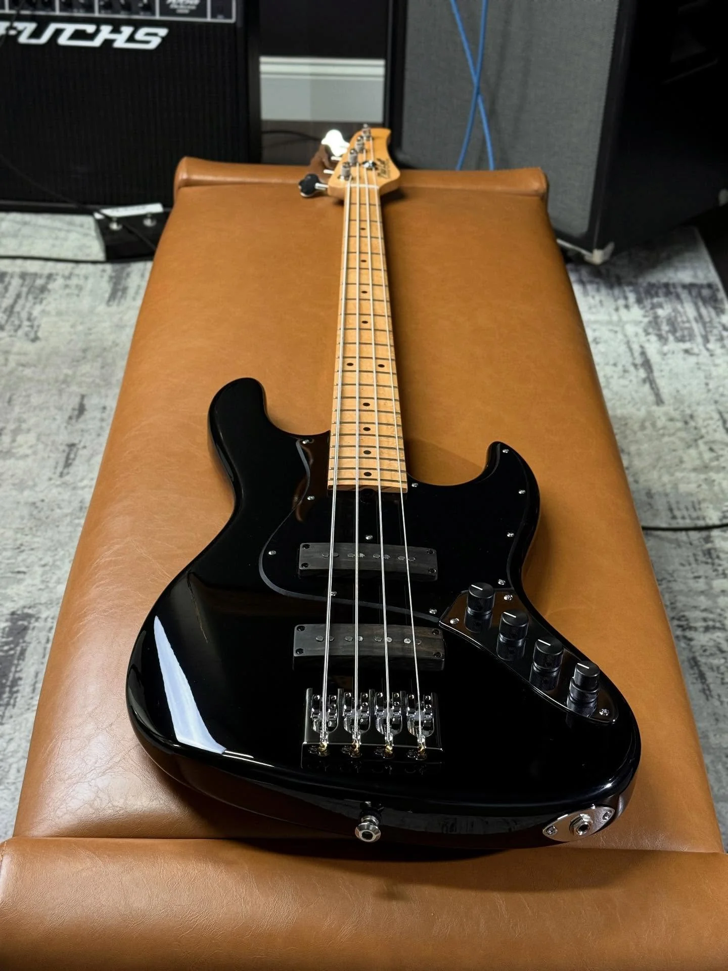 CERTIFIED PREOWNED *ONE-OFF*: Today we have a super special M4V in Gloss Black 🖤🖤🖤 This bass is the first bass that we ever built with our Mike Lull Soapbars using our Hand-Made, Radiused Ebony Covers - and it is SICK. Alder Body. Birdseye Maple F