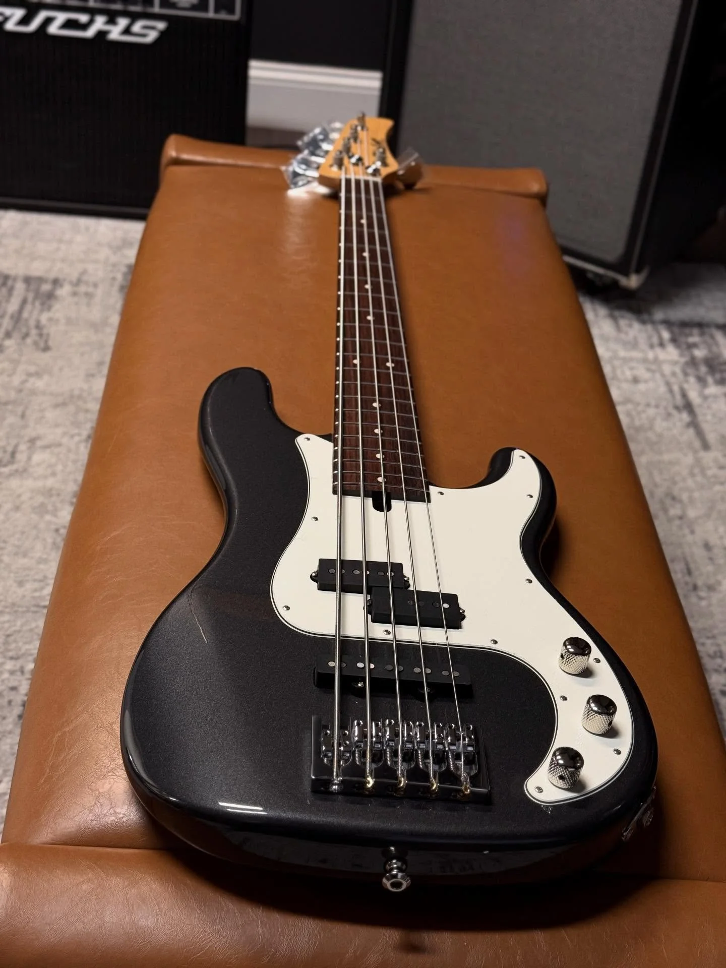 Just finishing up this PJ5 in Charcoal Frost 🖤🖤🧊🧊 Alder Body. Maple Neck. Indian Rosewood Fretboard. Lull/Duncan Custom PJ Set. 34&rdquo; Scale. 8.5 lbs. SICK. 

(Available Soon)