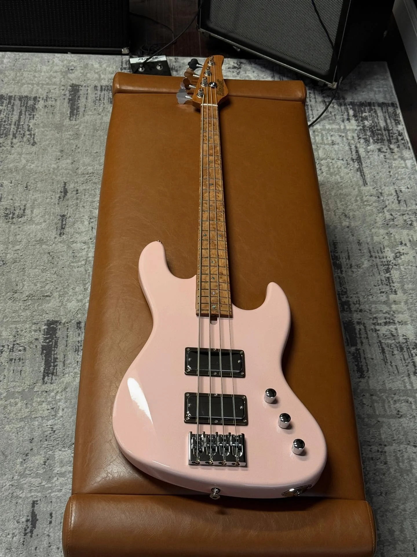 Got a really cool Certified Preowned Shell Pink JT4 in today 🔥🔥🔥 Swamp Ash Body. Roasted Maple Neck. Roasted Birdseye Maple Fretboard (Abalone Dots). Mike Lull Thunderbird Pickups. 8lbs. This bass looks nice and sweet but it is a BEAST 🤘🤘🤘Feel 